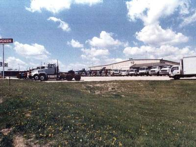 About Us 98 1976-4-Normal-Exterior