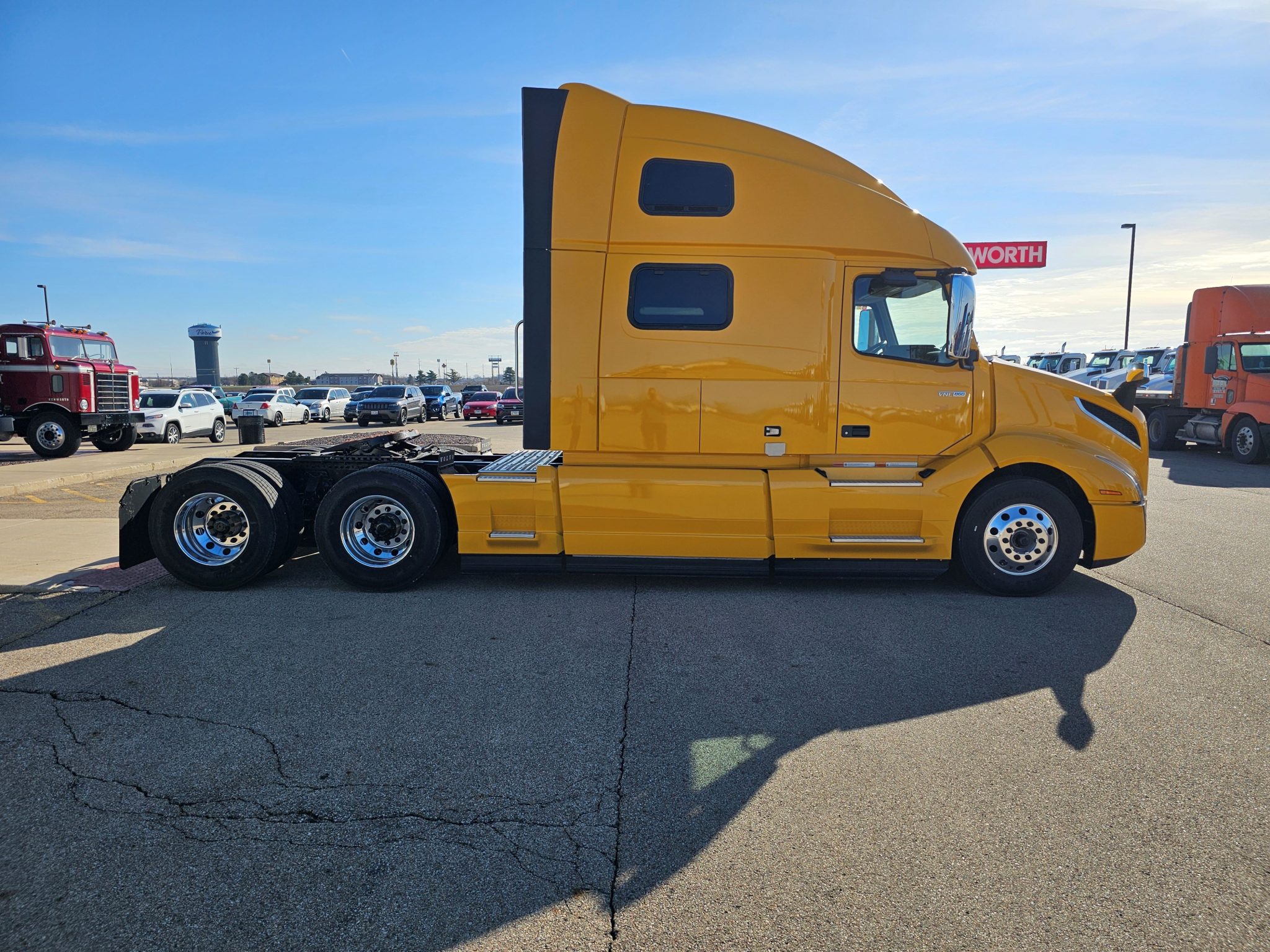 2025 VOLVO VNL860 - CIT Trucks