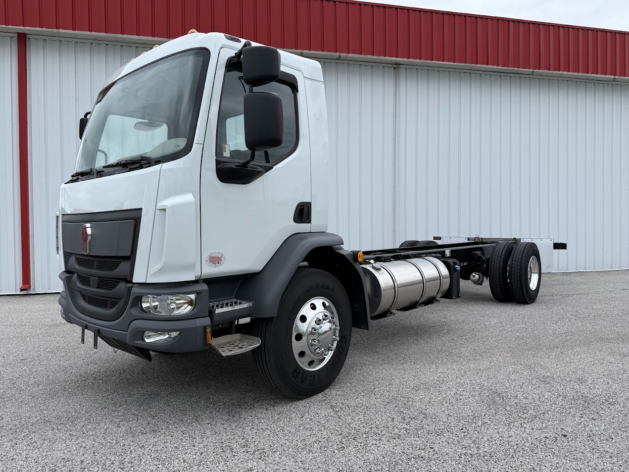 2025 KENWORTH K270 - image 1 of 6