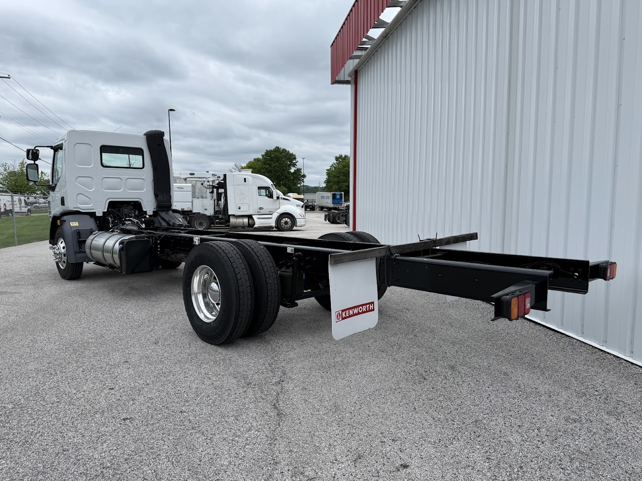 2025 KENWORTH K270 - image 3 of 6