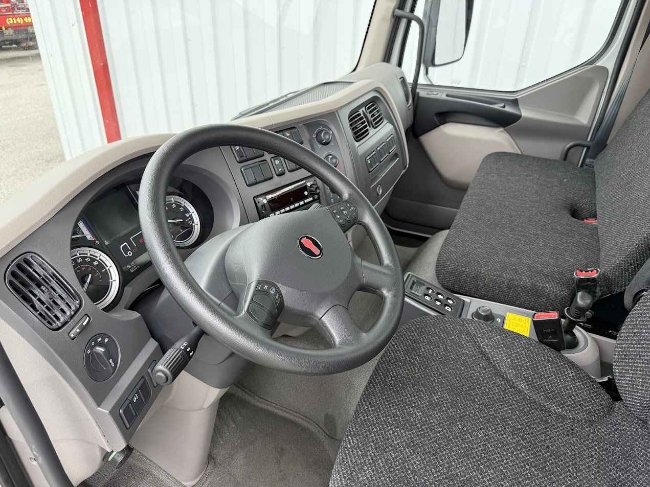 2025 KENWORTH K270 - image 5 of 6