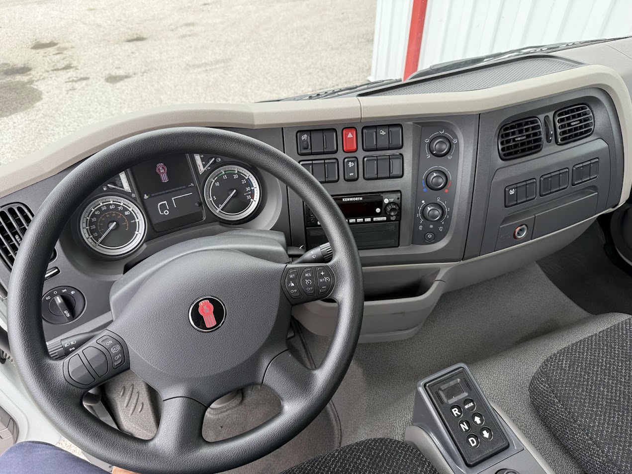 2025 KENWORTH K270 - image 6 of 6