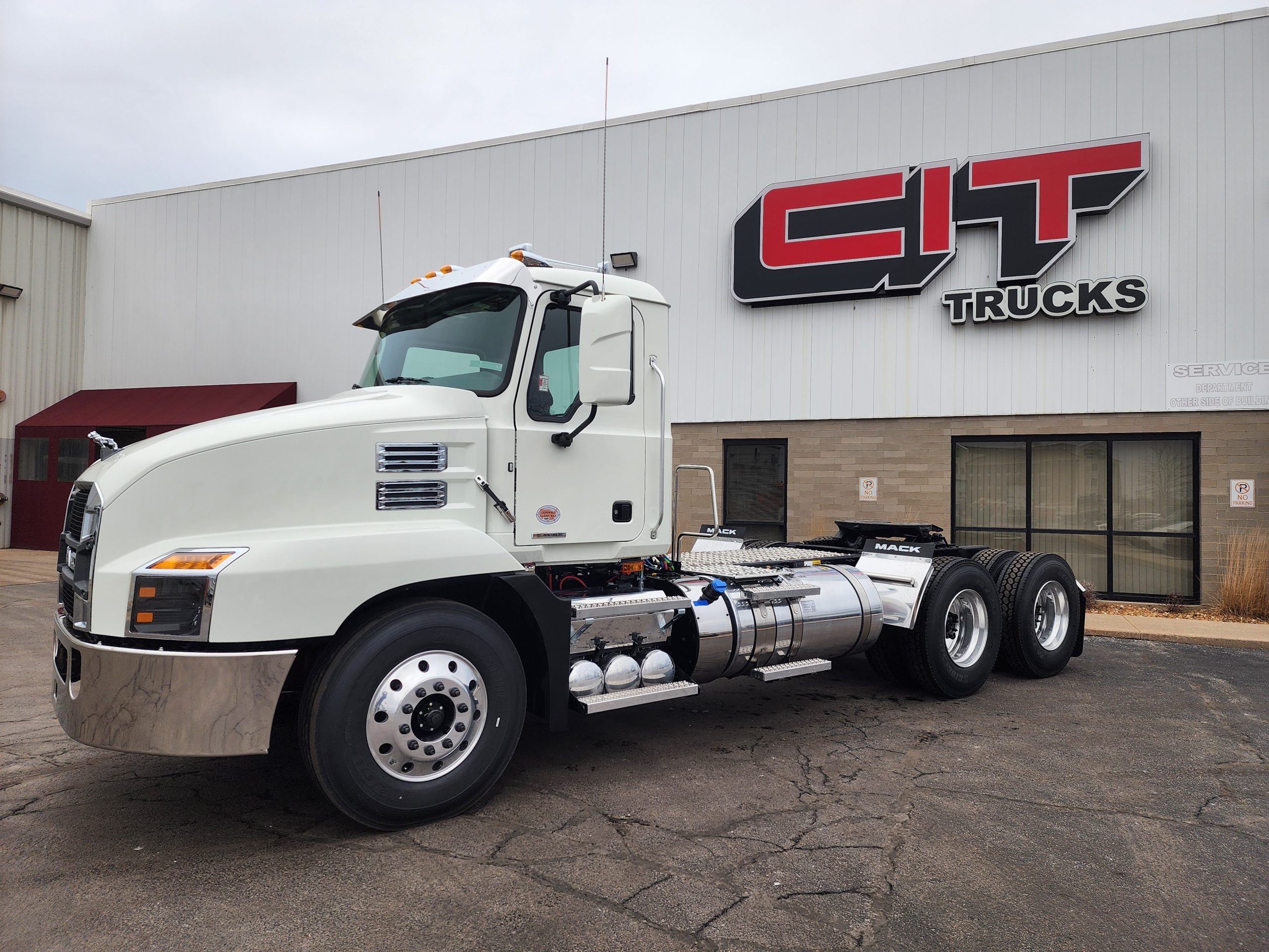 2026 MACK AN64T - image 3 of 6