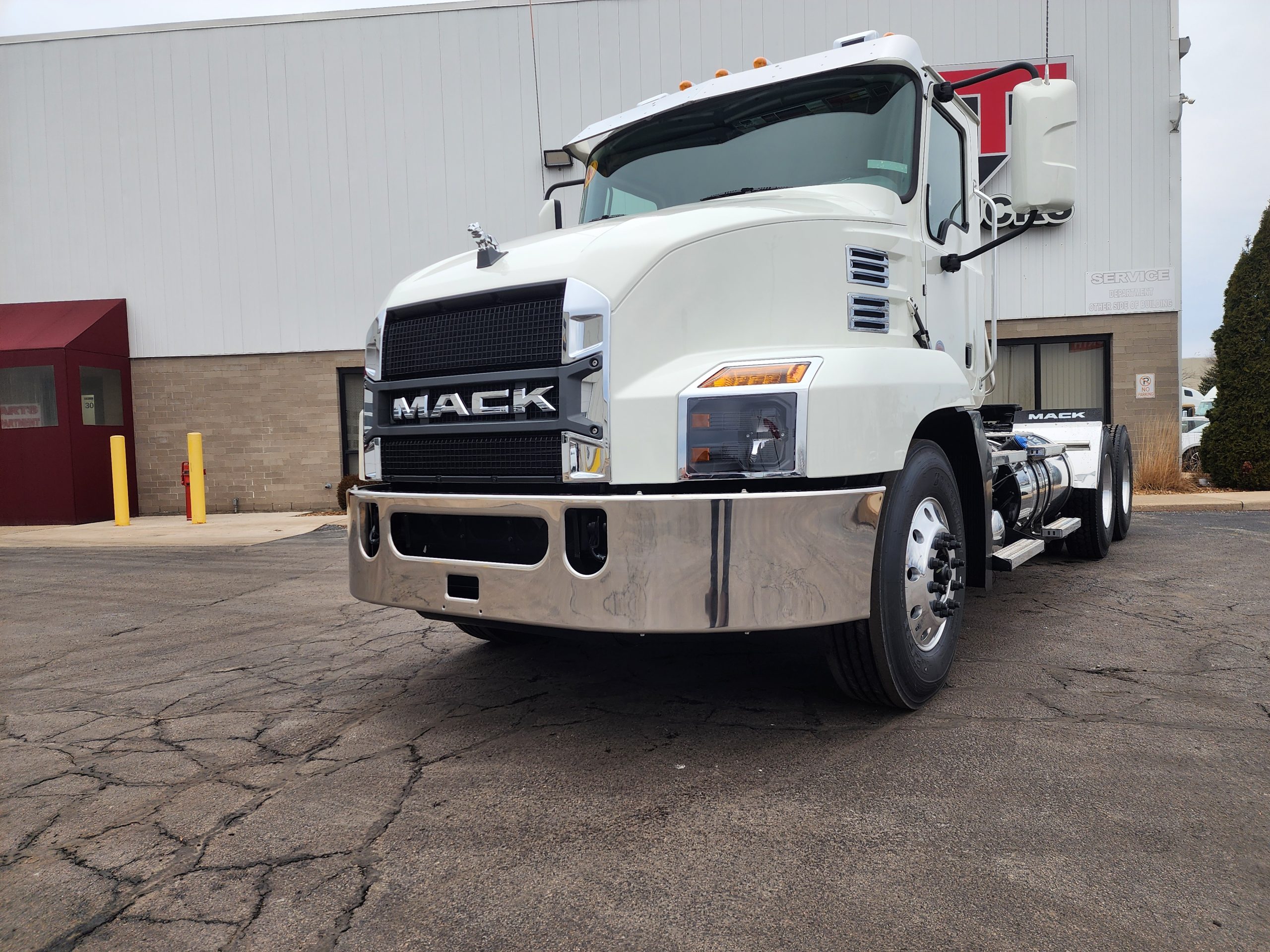 2026 MACK AN64T - image 2 of 6