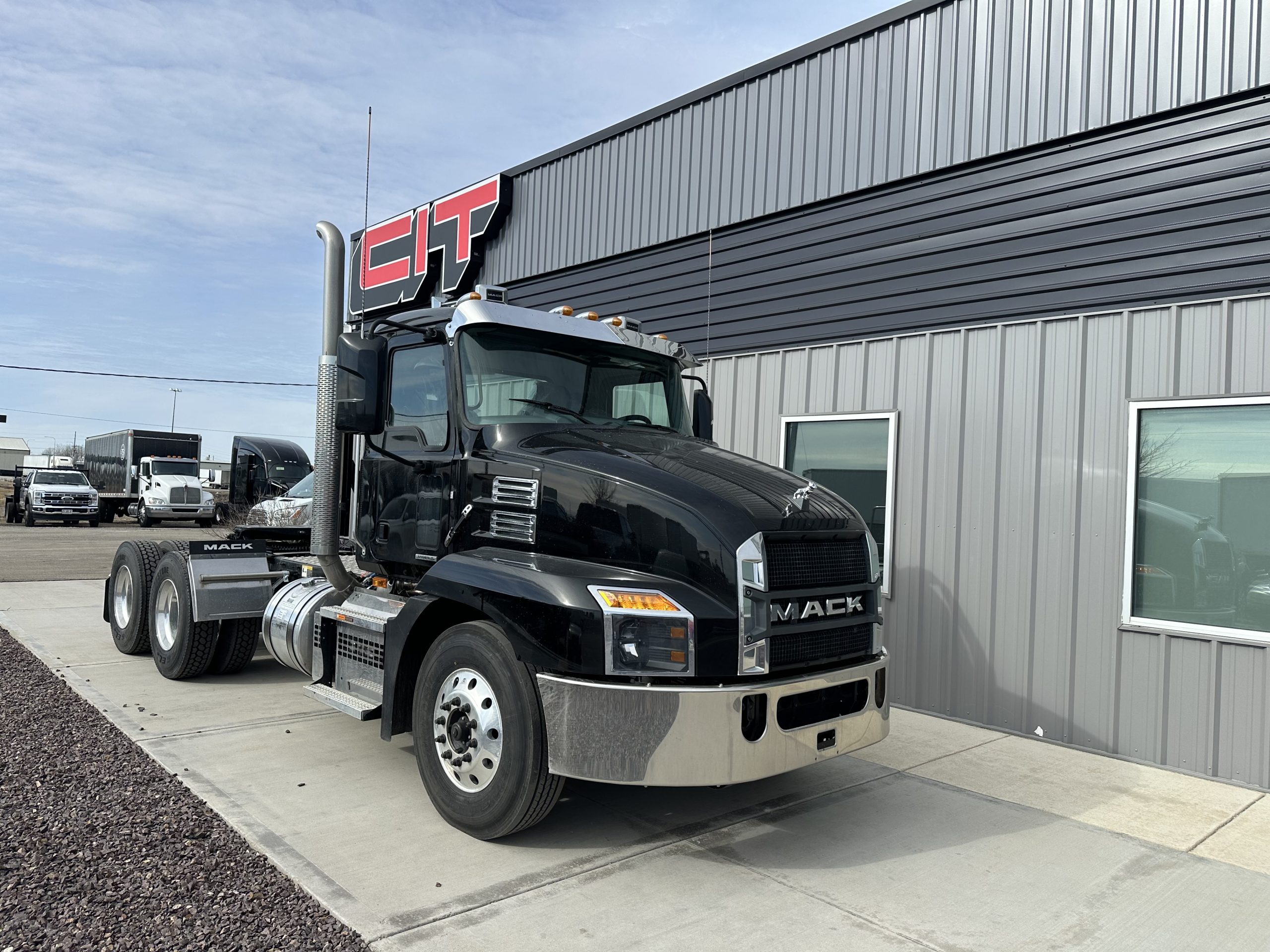 2026 MACK ANTHEM - image 3 of 6