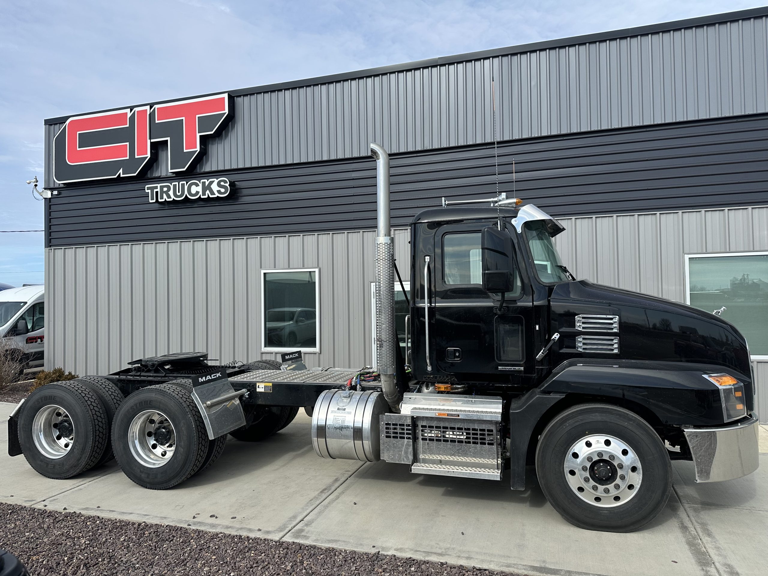 2026 MACK ANTHEM - image 4 of 6
