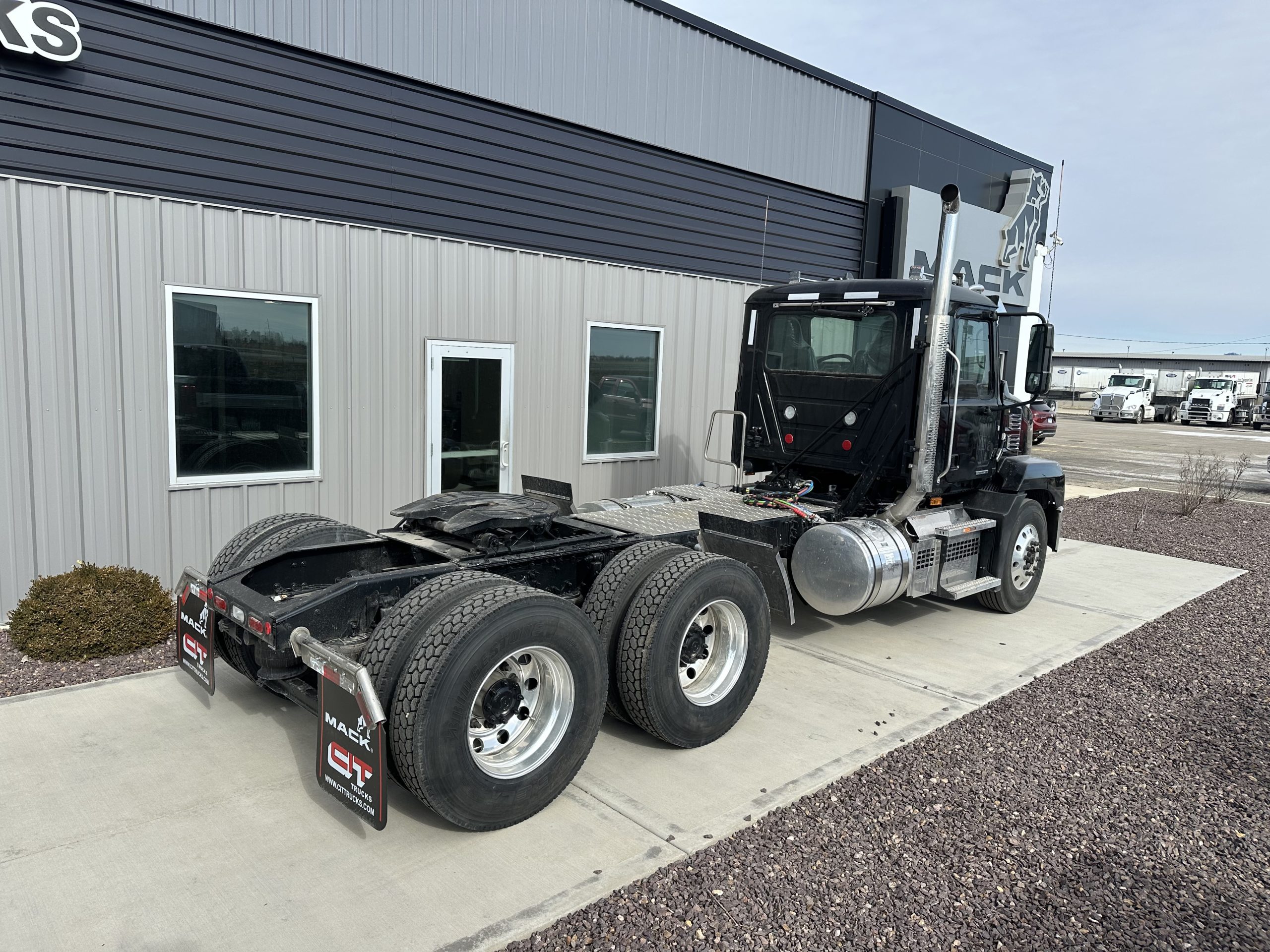 2026 MACK ANTHEM - image 5 of 6