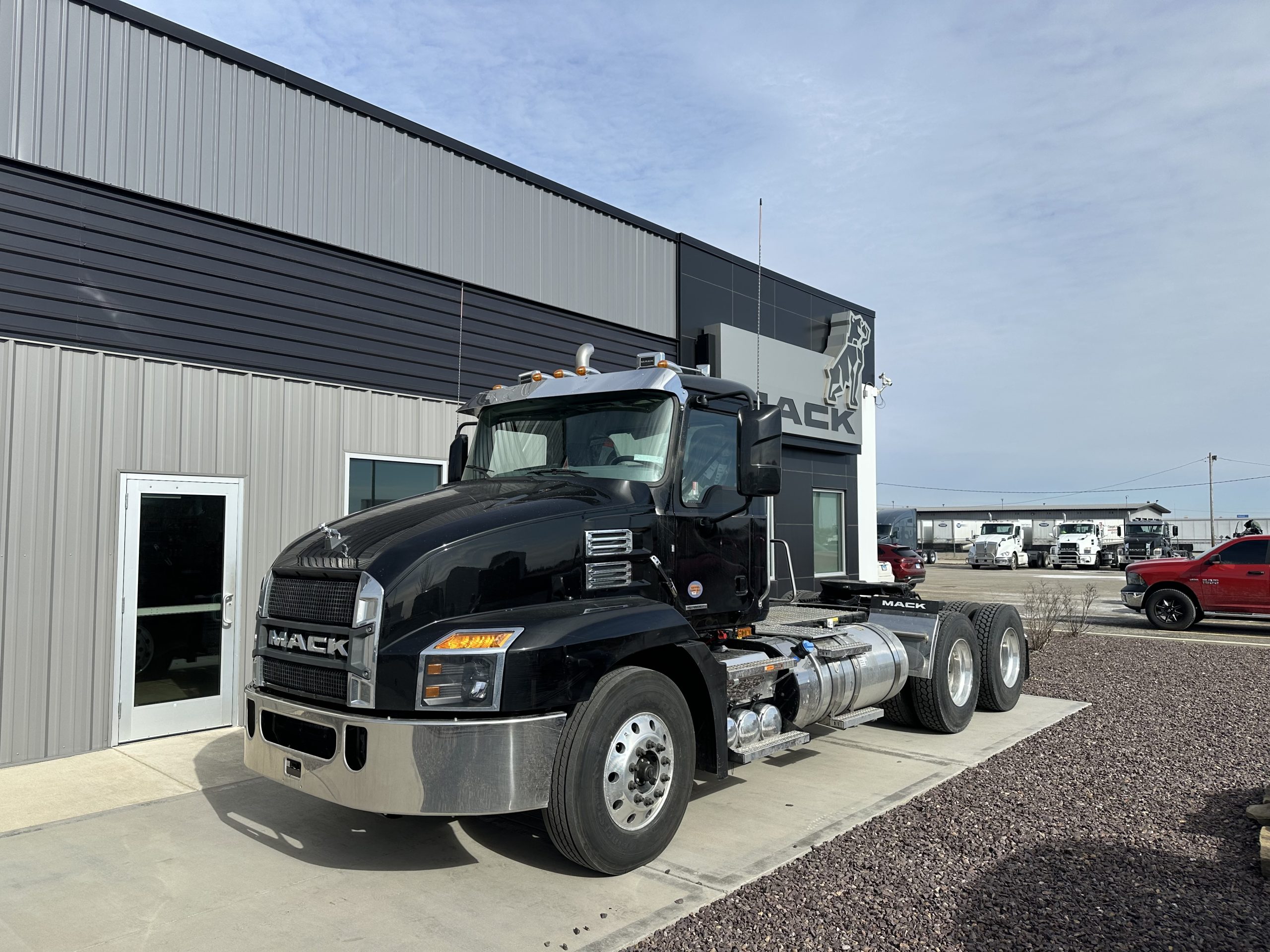 2026 MACK ANTHEM - image 1 of 6