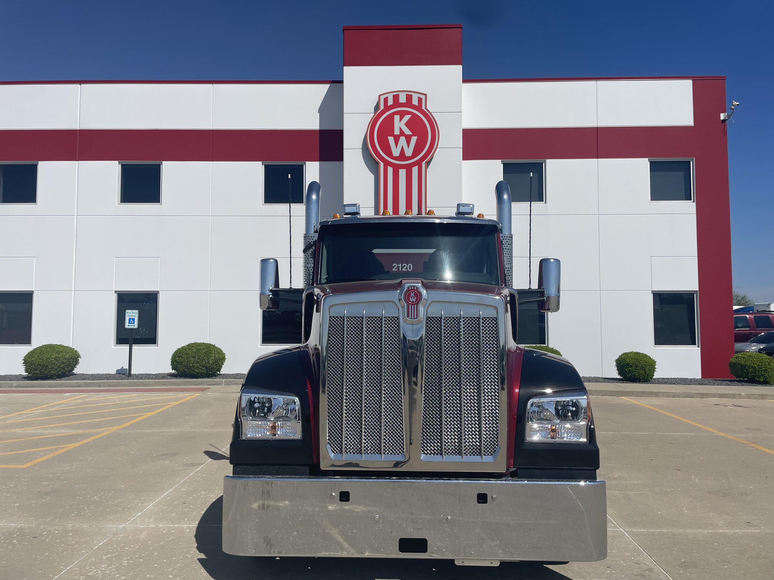2026 KENWORTH W990 - image 2 of 6
