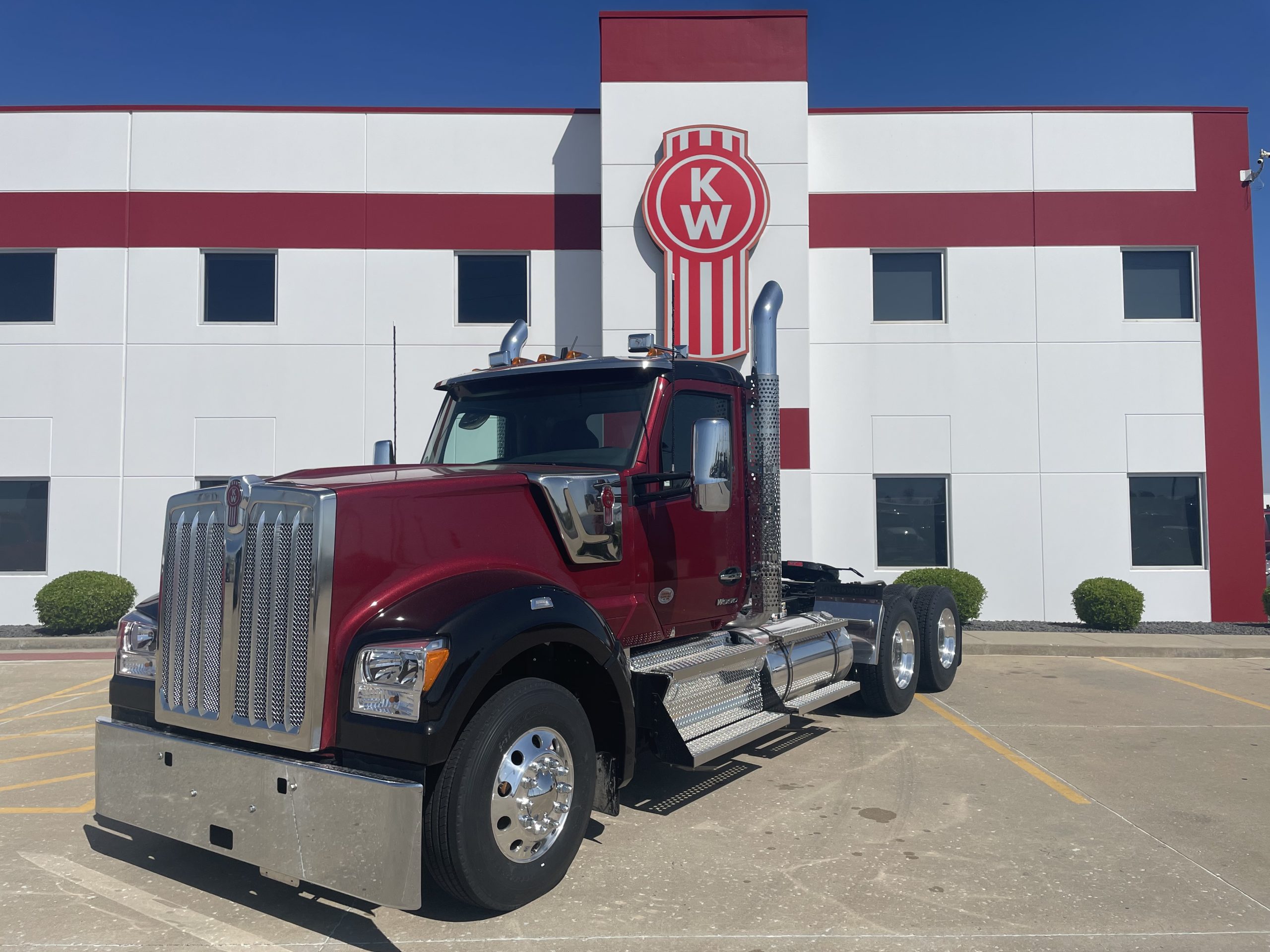 2026 KENWORTH W990 - image 1 of 6