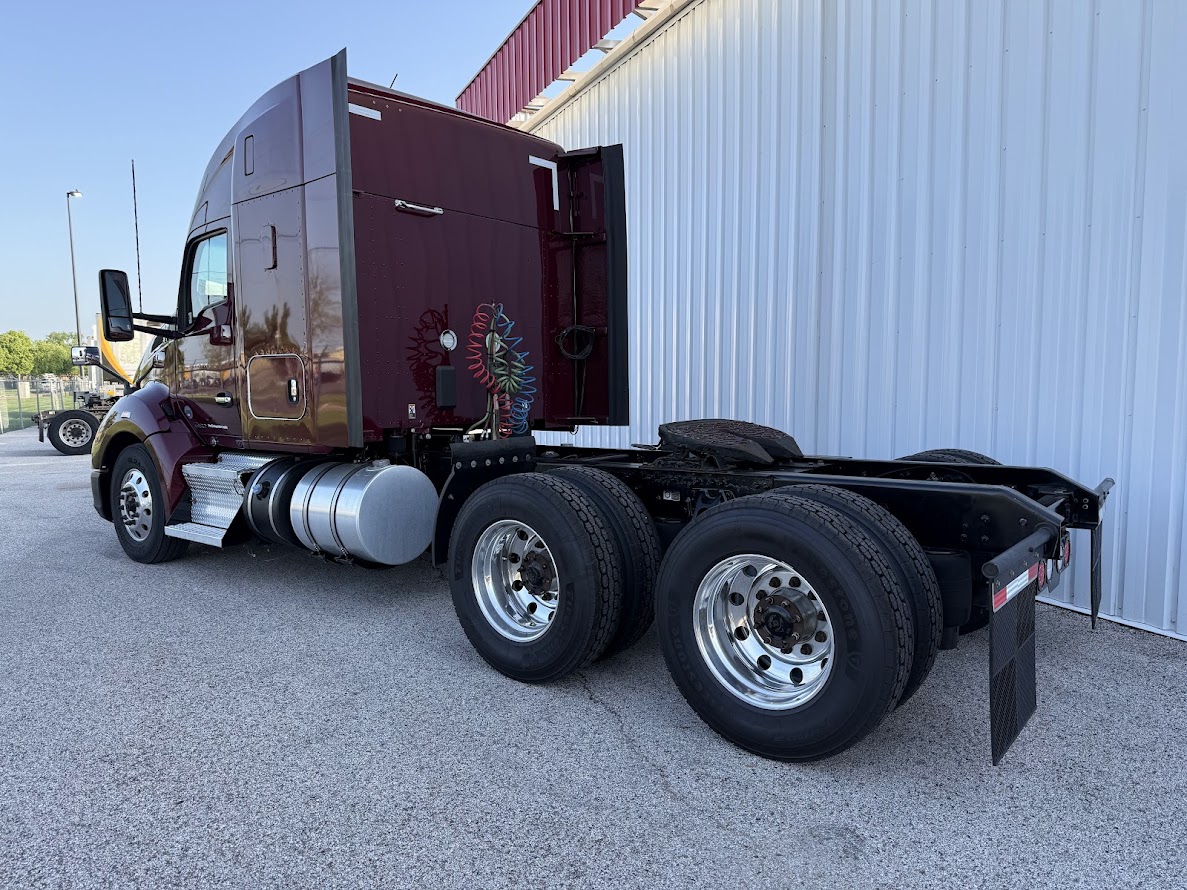 2021 KENWORTH T680 - image 3 of 6
