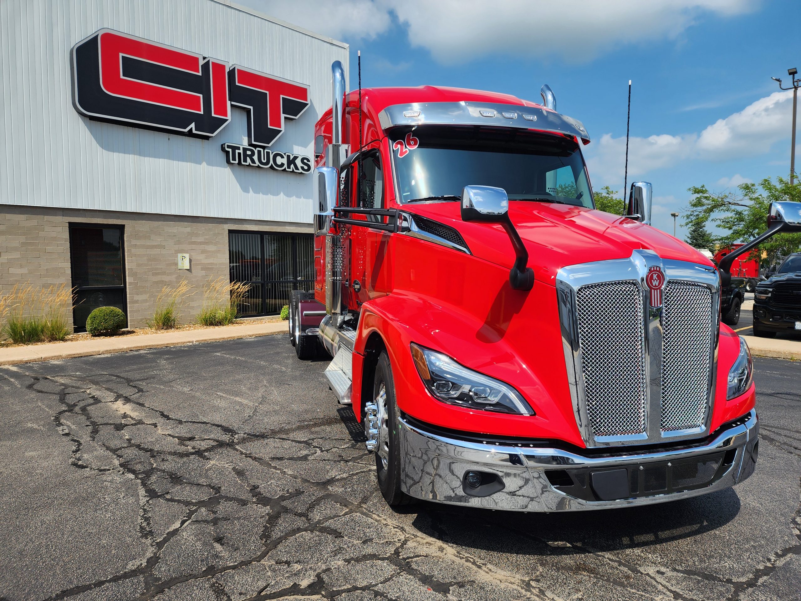 2026 KENWORTH T680 - image 4 of 6