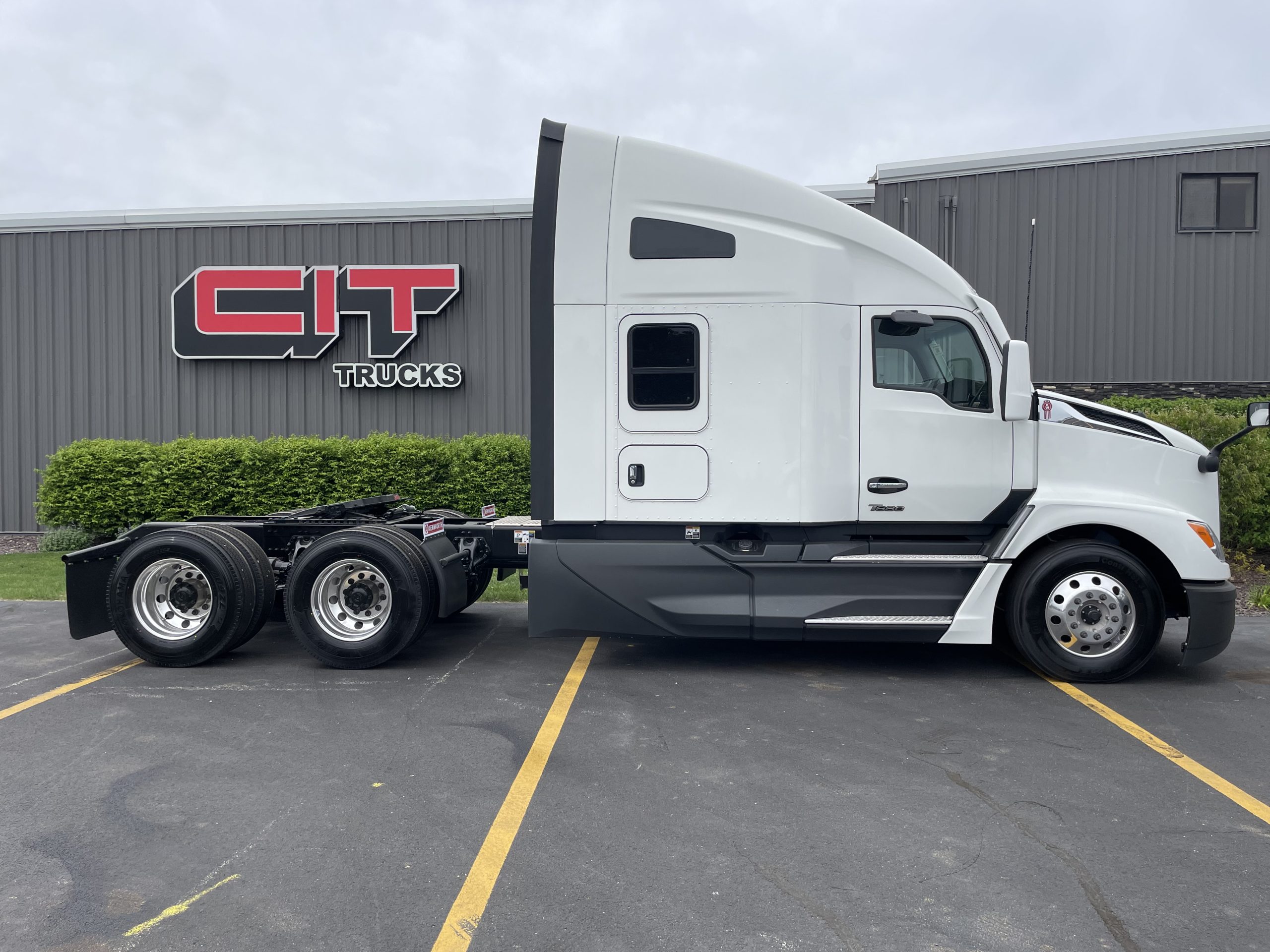 2026 KENWORTH T680 - image 5 of 6