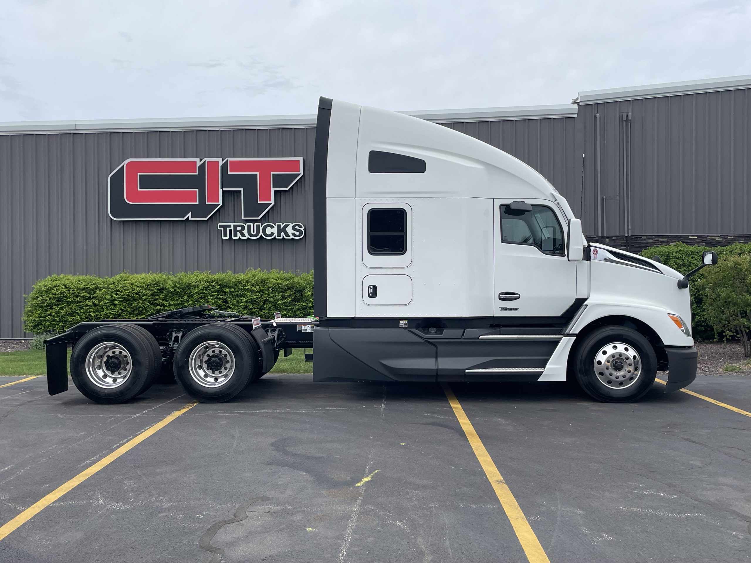 2026 KENWORTH T680 - image 6 of 6