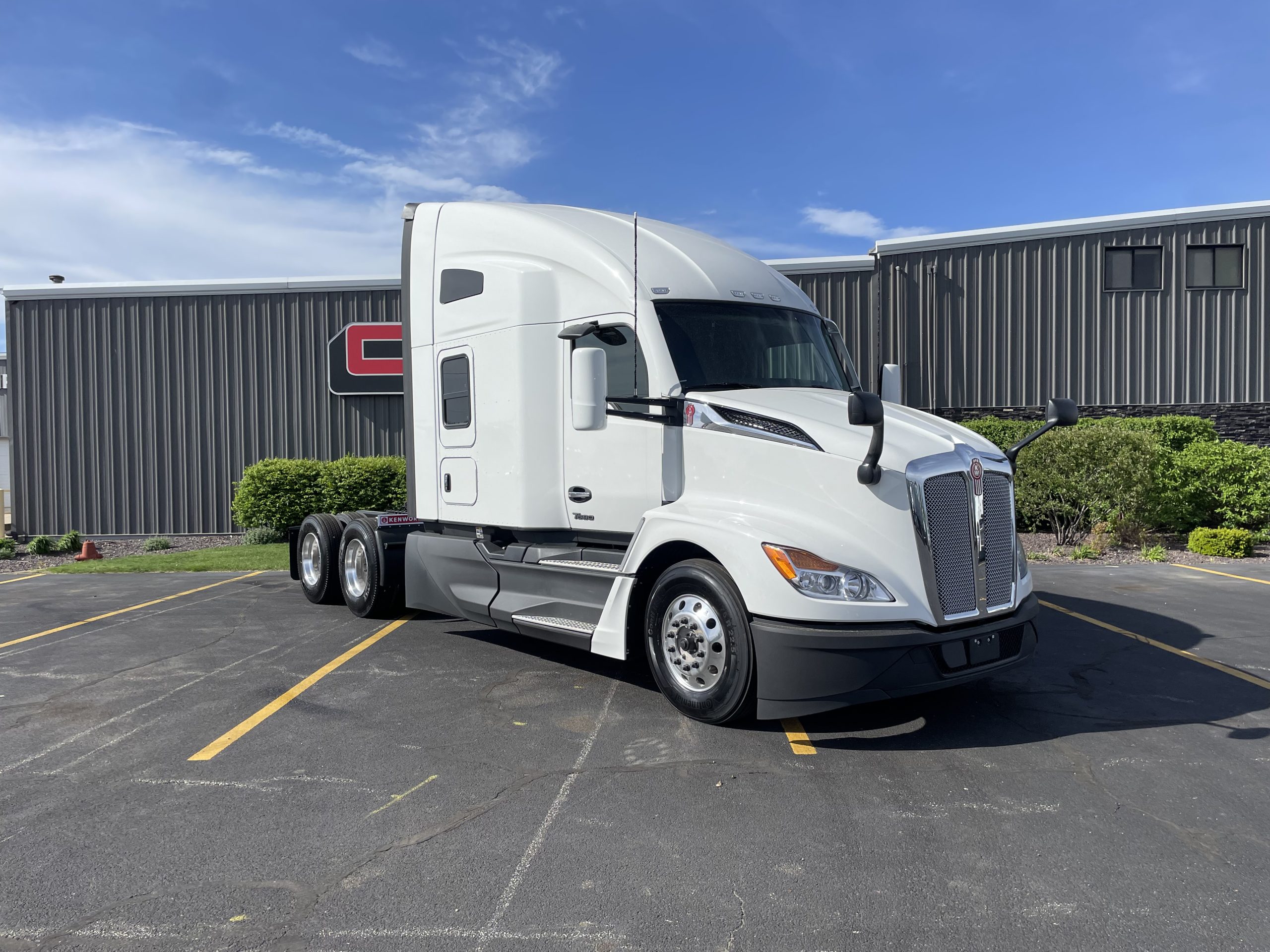 2026 KENWORTH T680 - image 4 of 6
