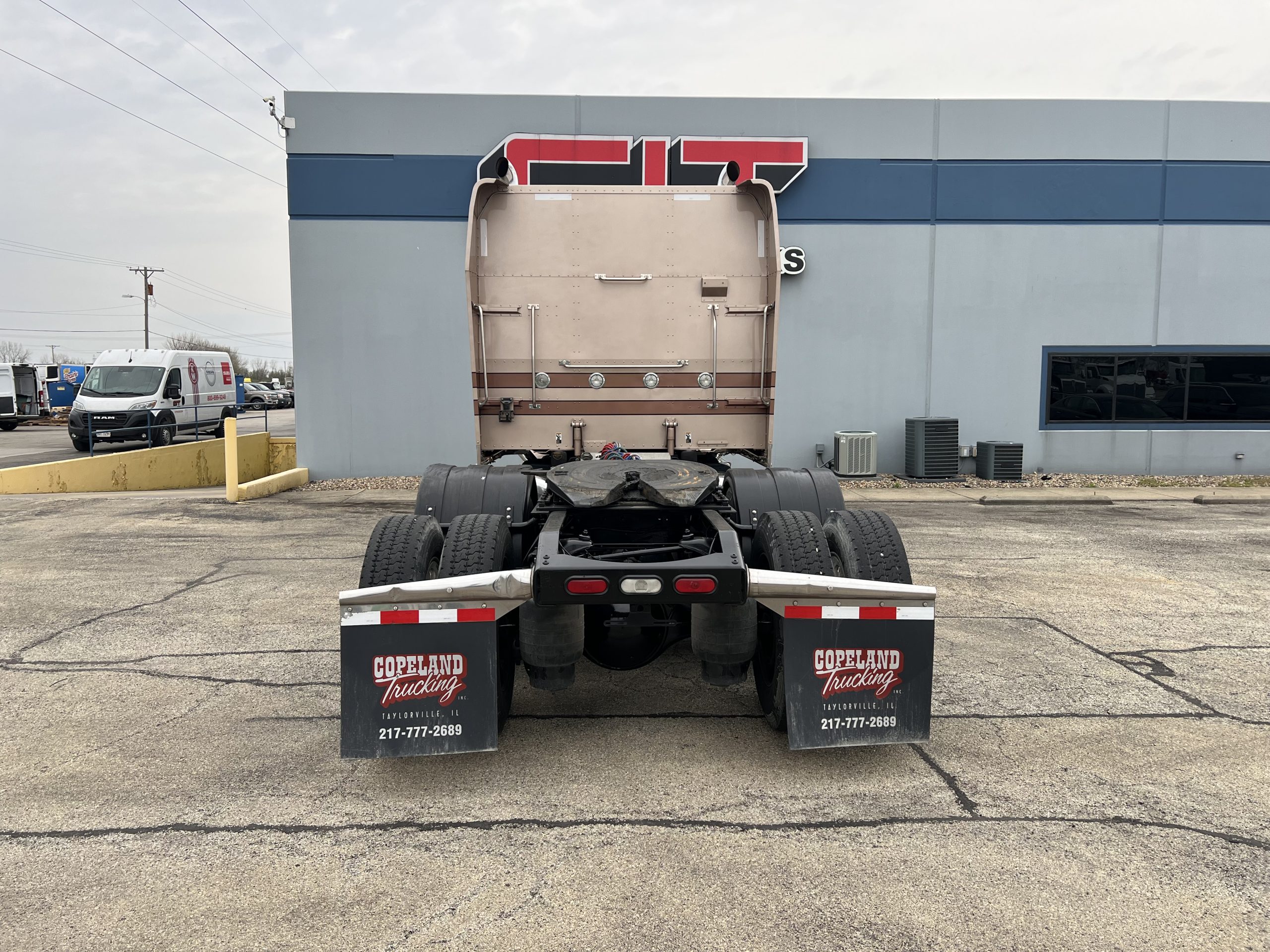 2020 PETERBILT 389 - image 5 of 6