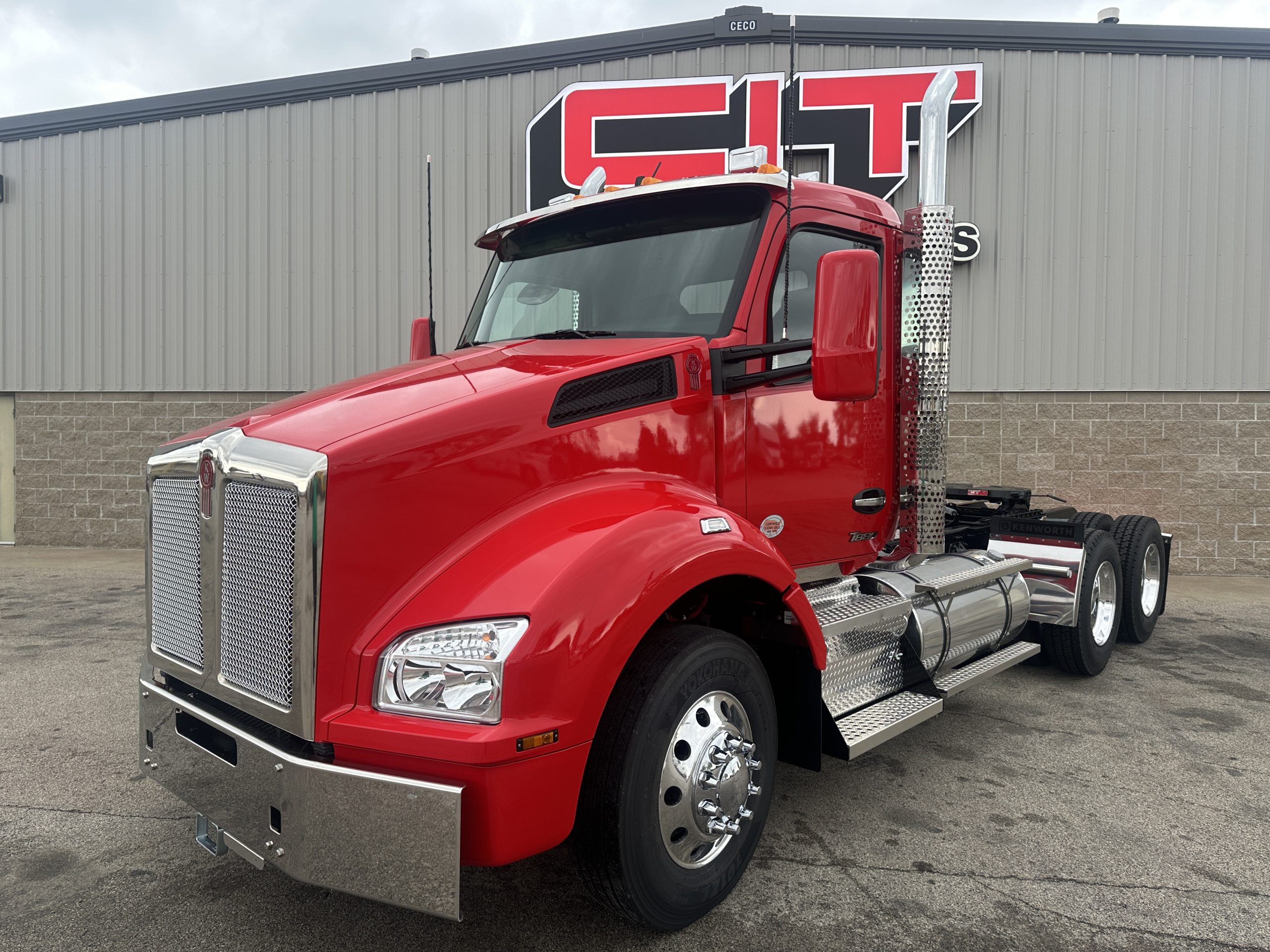 2026 KENWORTH T880 - image 1 of 6