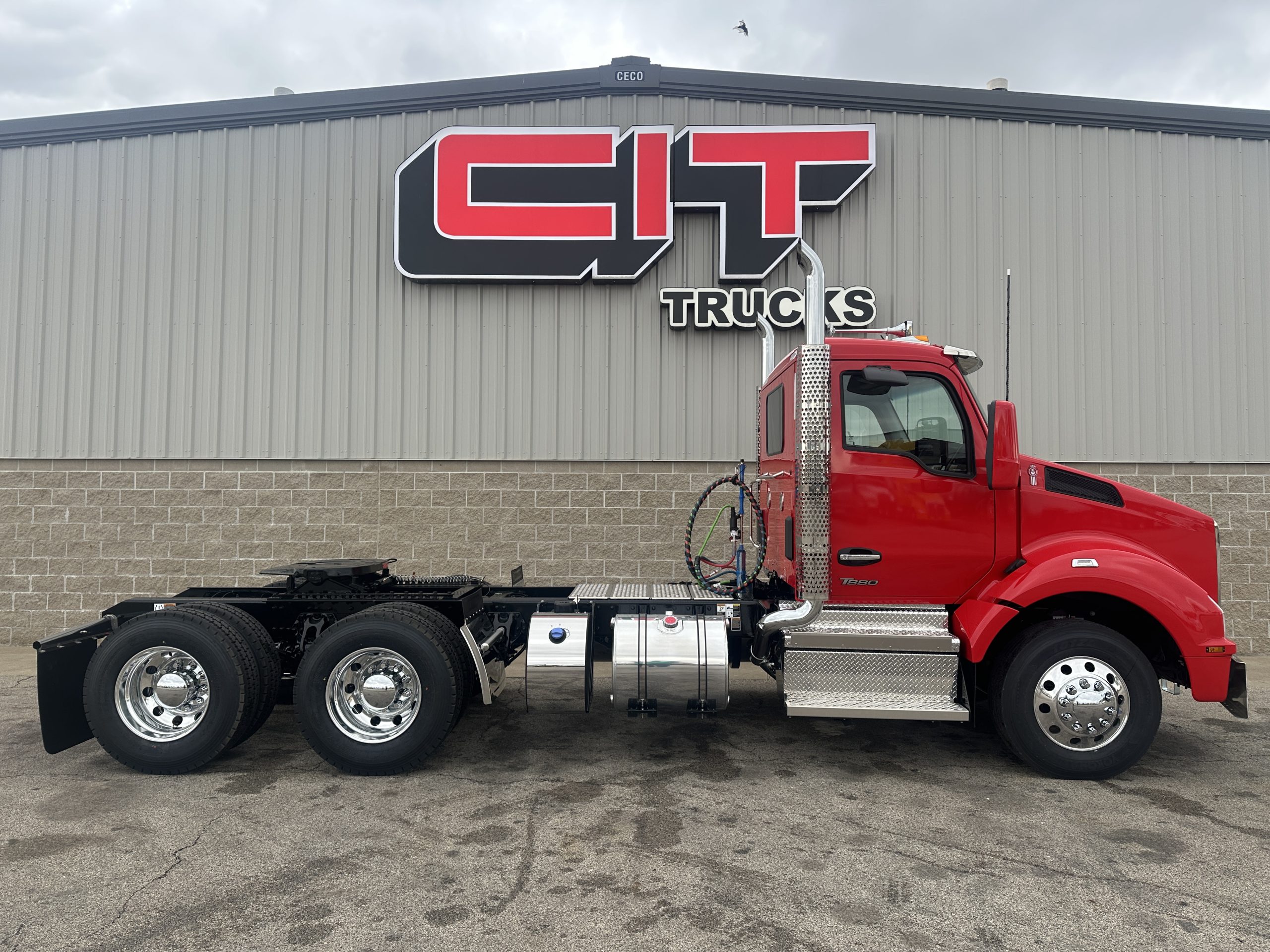 2026 KENWORTH T880 - image 4 of 6