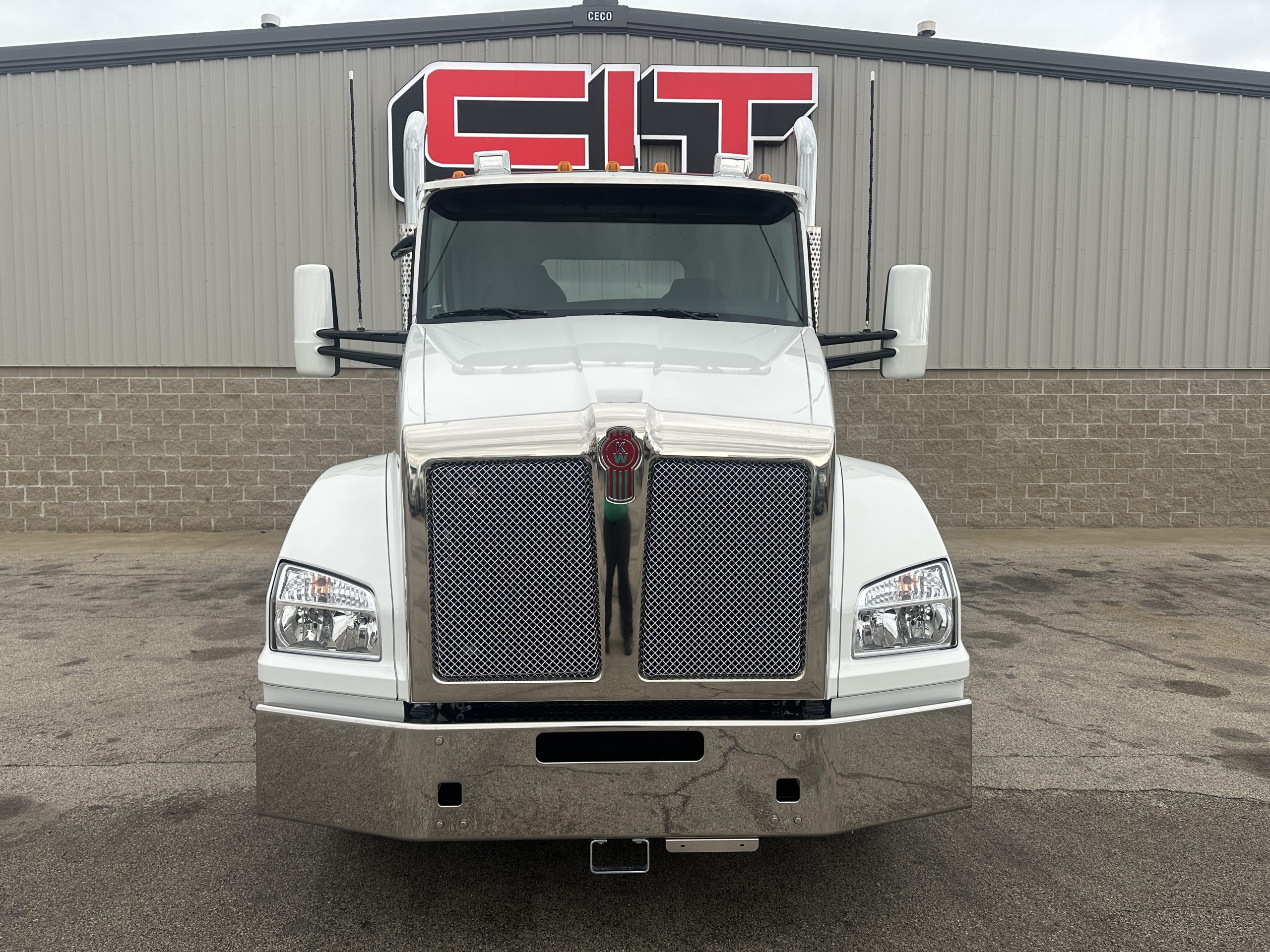 2026 KENWORTH T880 - image 5 of 6