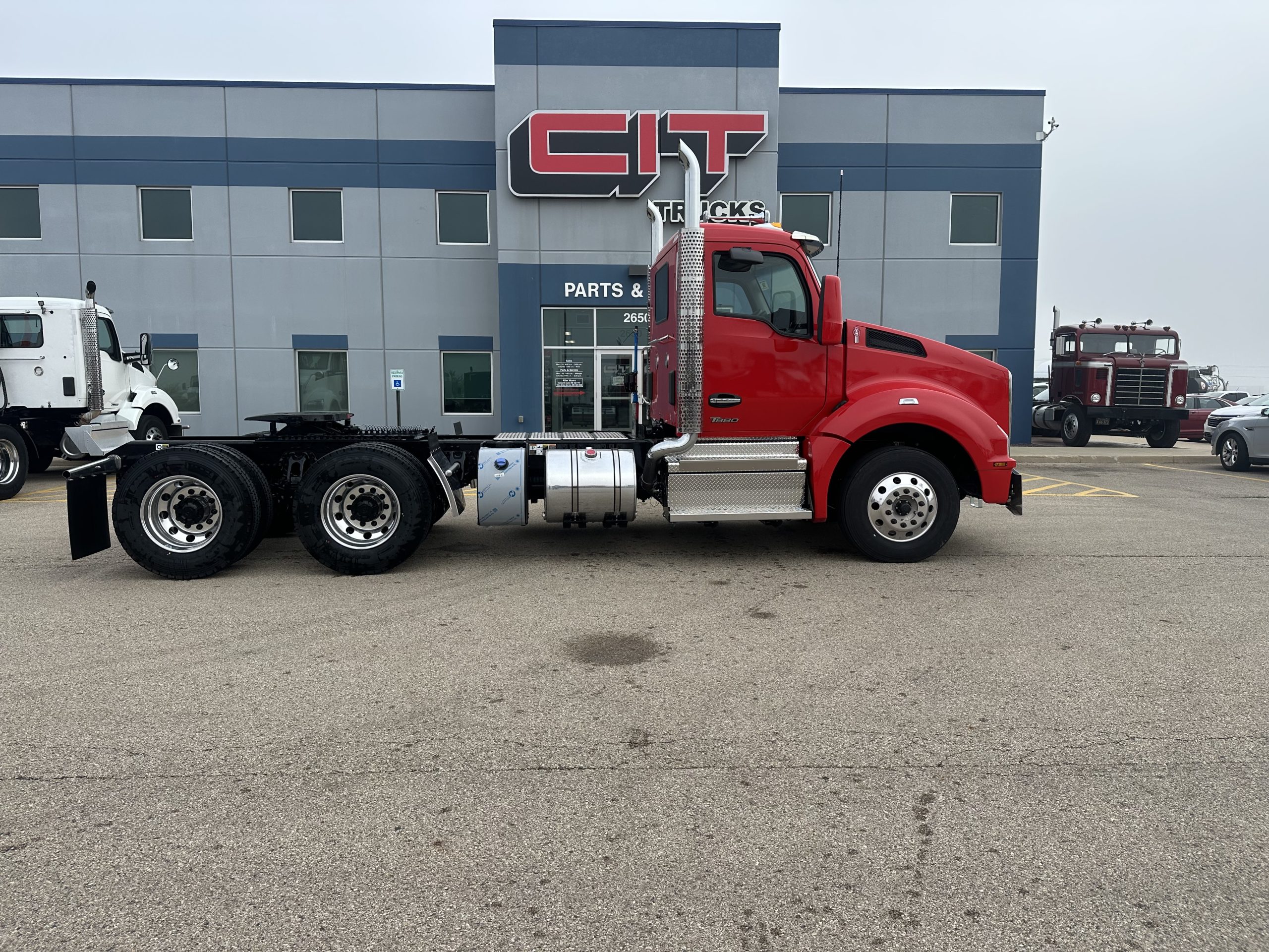 2026 KENWORTH T880 - image 4 of 6