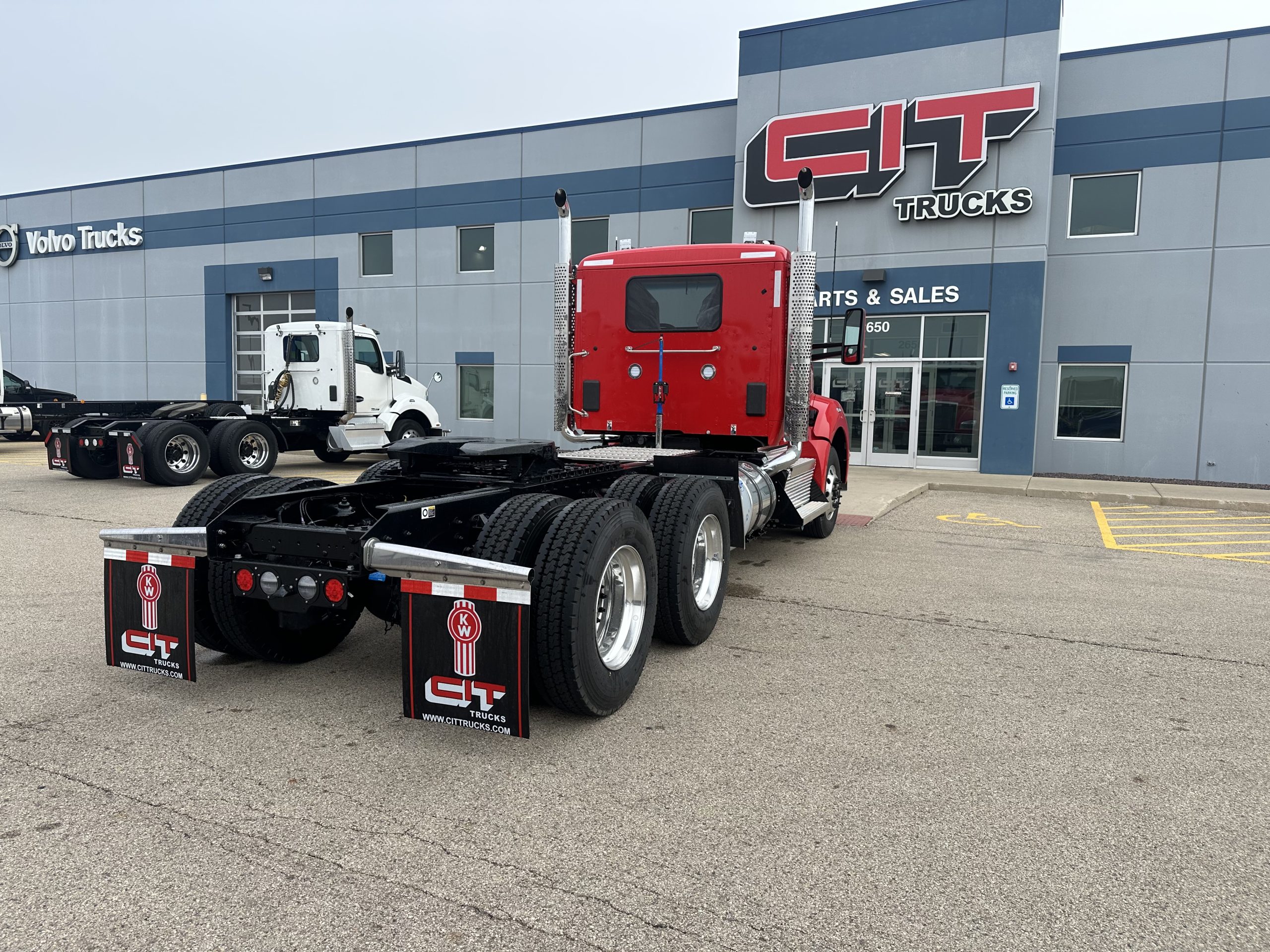 2026 KENWORTH T880 - image 5 of 6