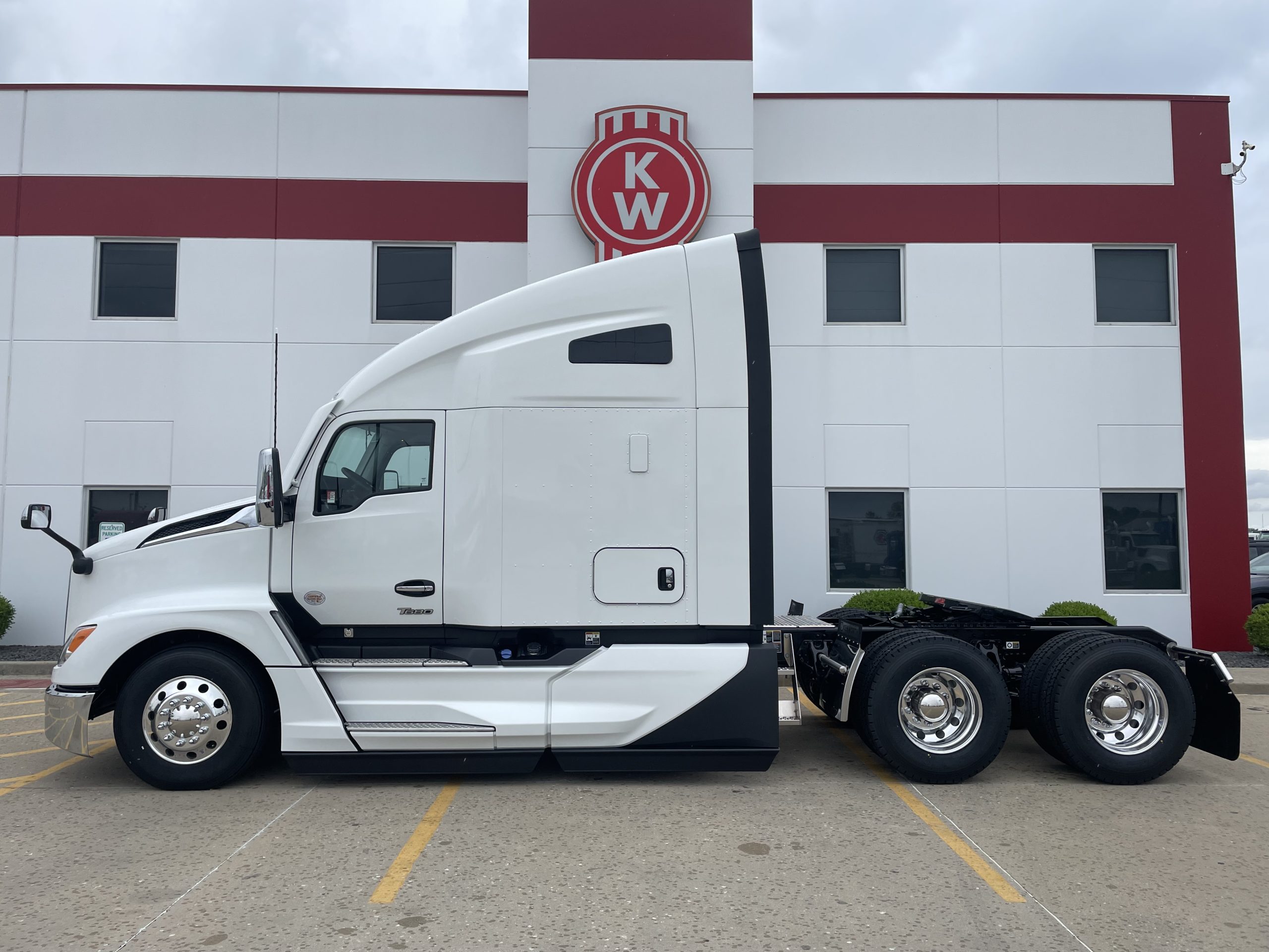 2026 KENWORTH T680 - image 5 of 6
