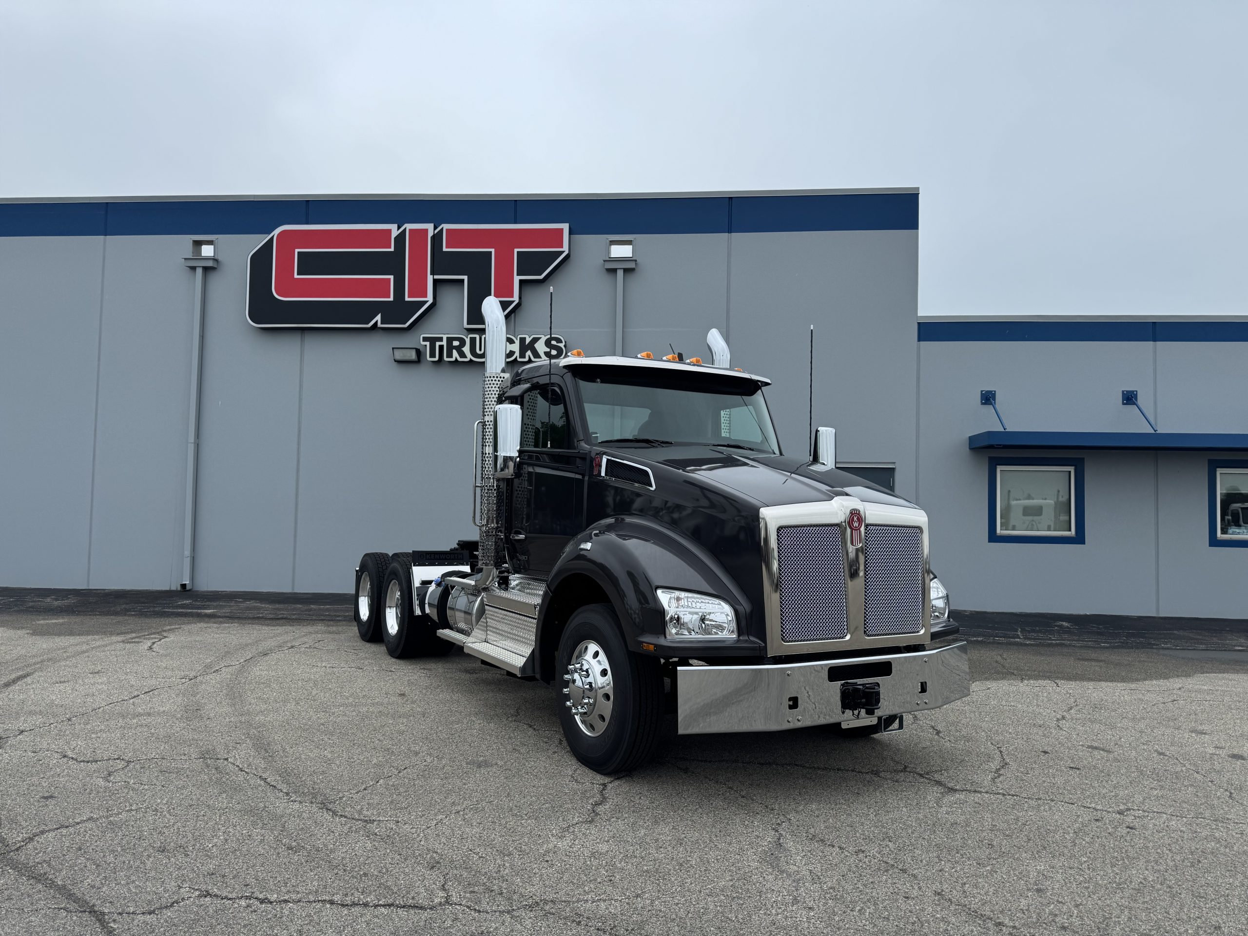 2026 KENWORTH T880 - image 4 of 6