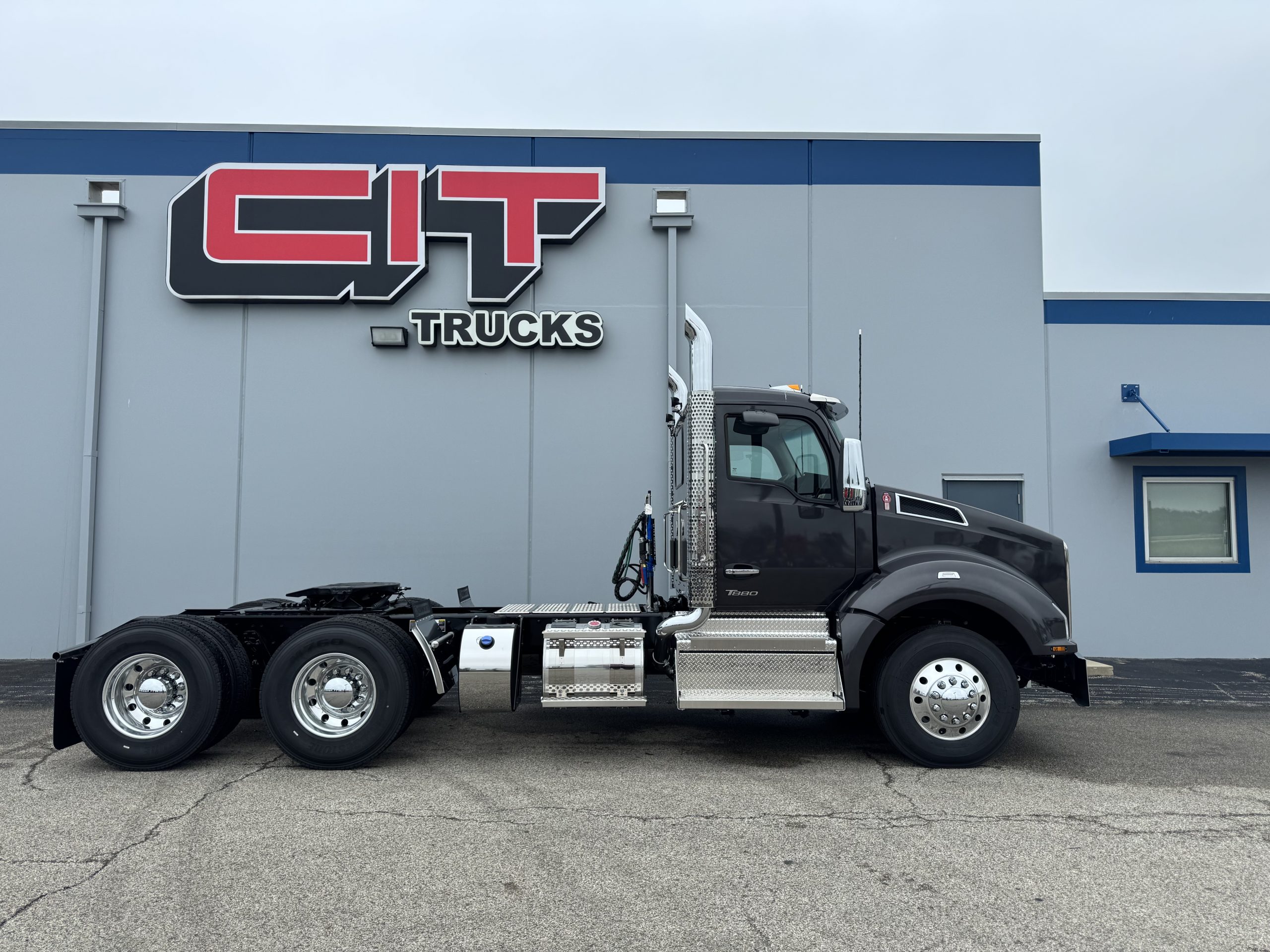 2026 KENWORTH T880 - image 5 of 6