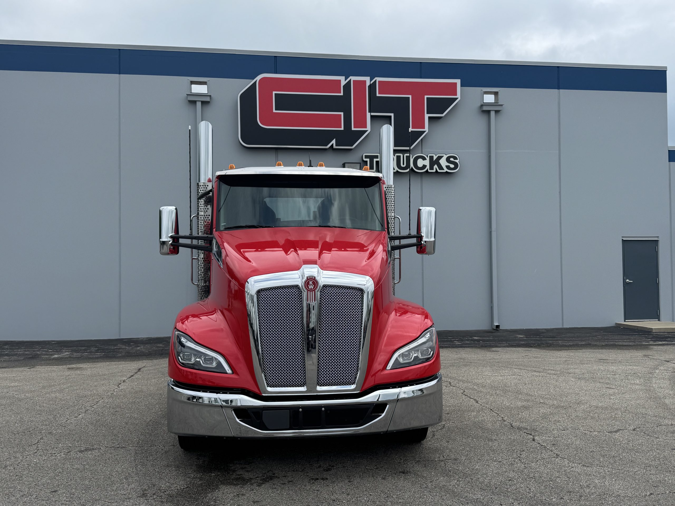2026 KENWORTH T680 - image 2 of 6