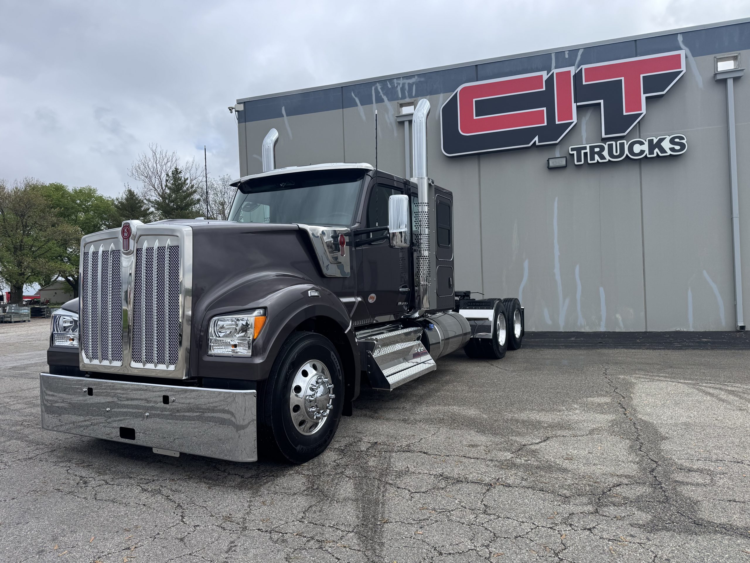 2026 KENWORTH W990 - image 1 of 6