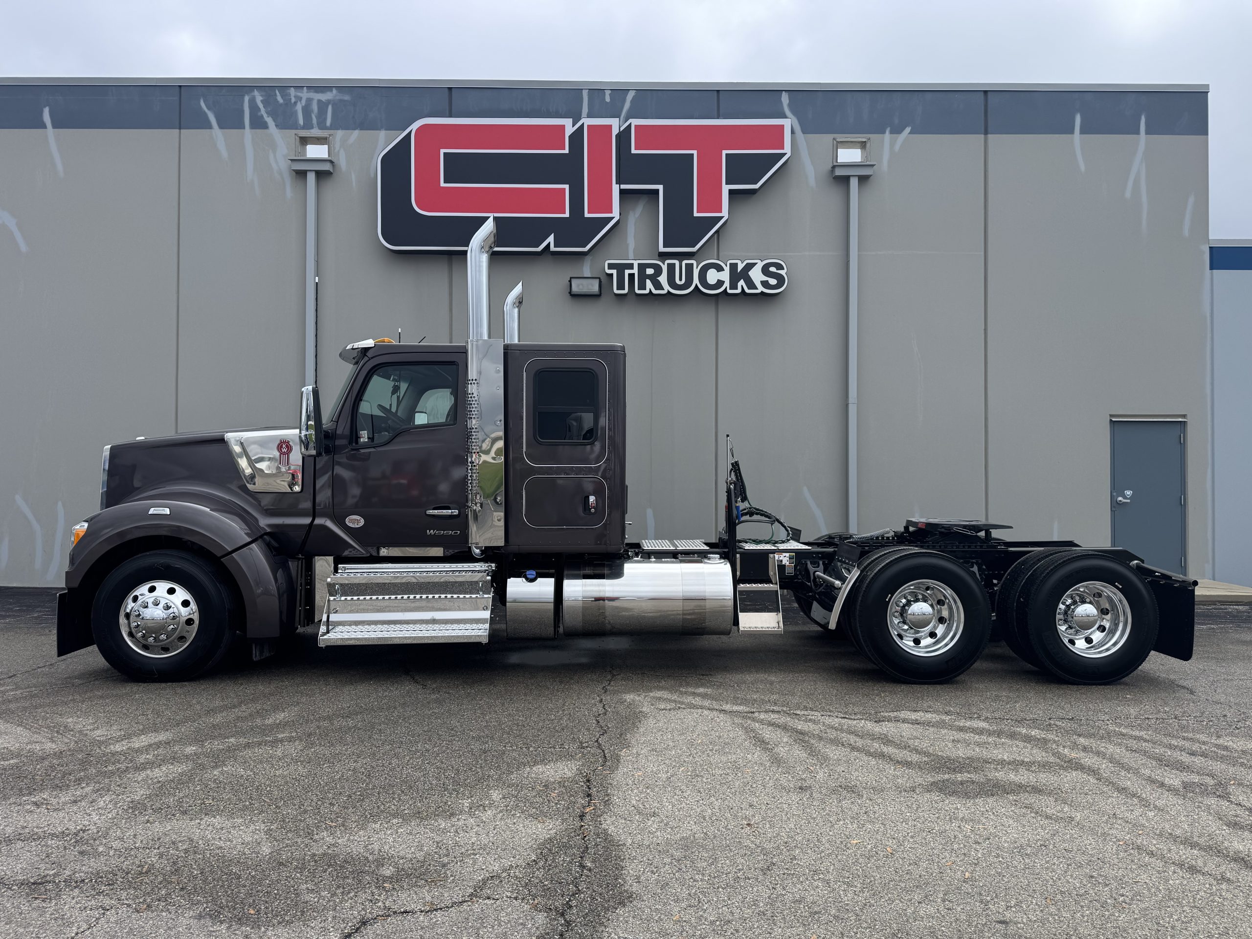 2026 KENWORTH W990 - image 3 of 6