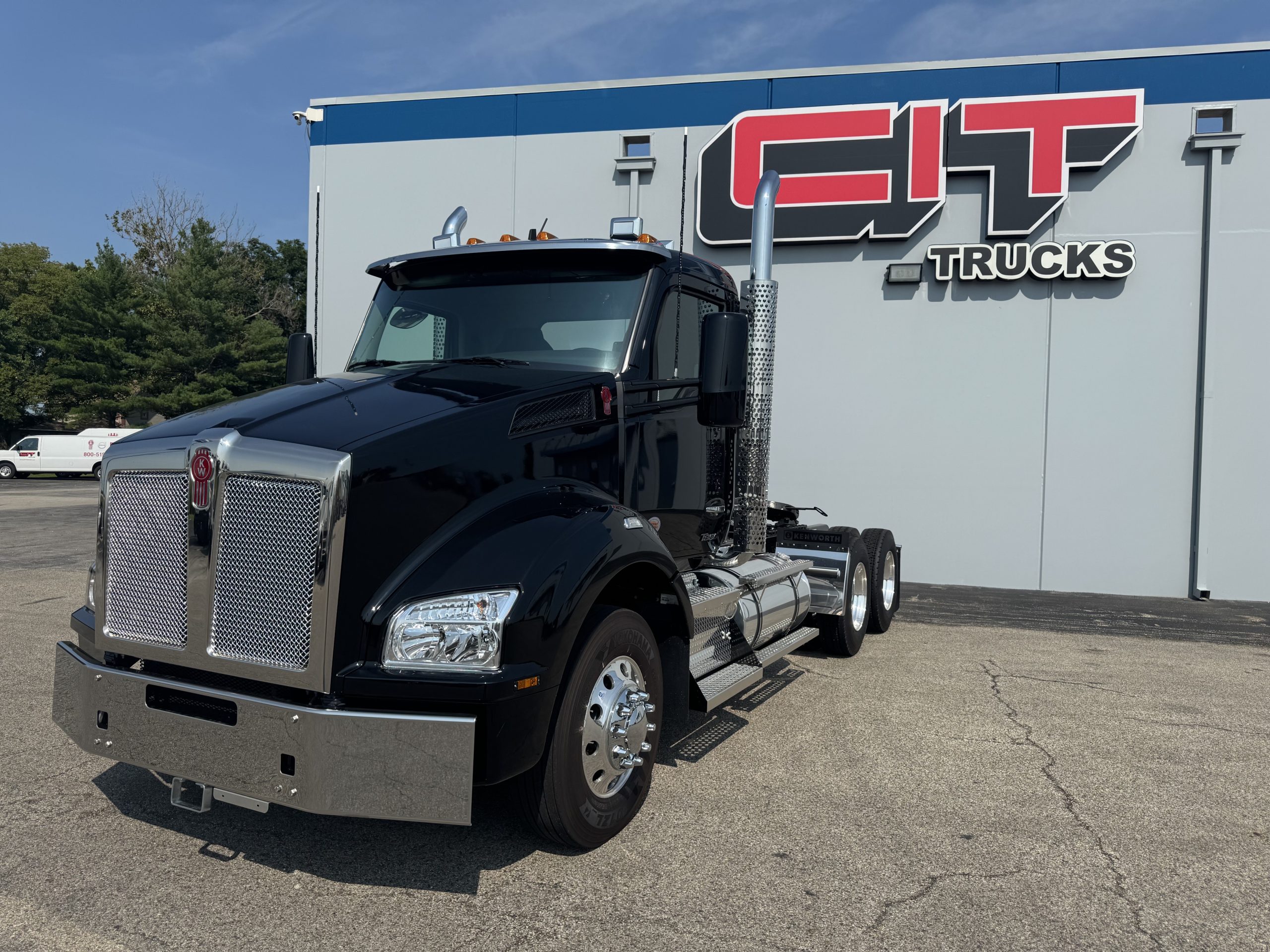 2026 KENWORTH T880 - image 1 of 6
