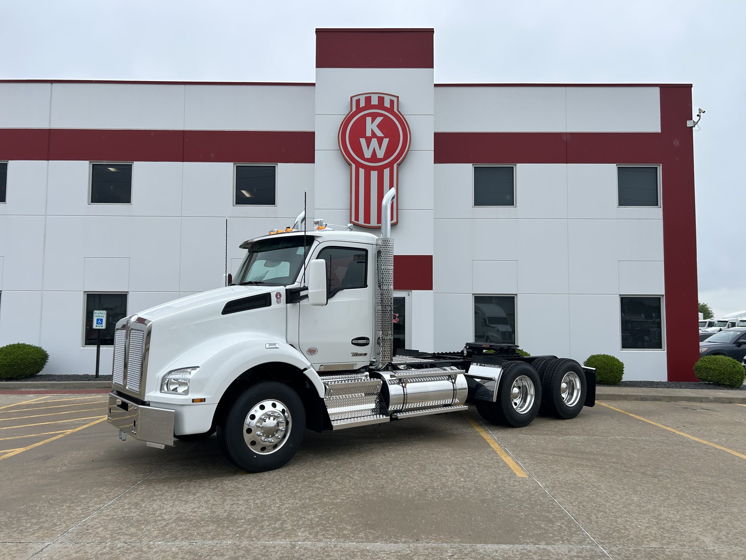 2026 KENWORTH T880 - image 1 of 6