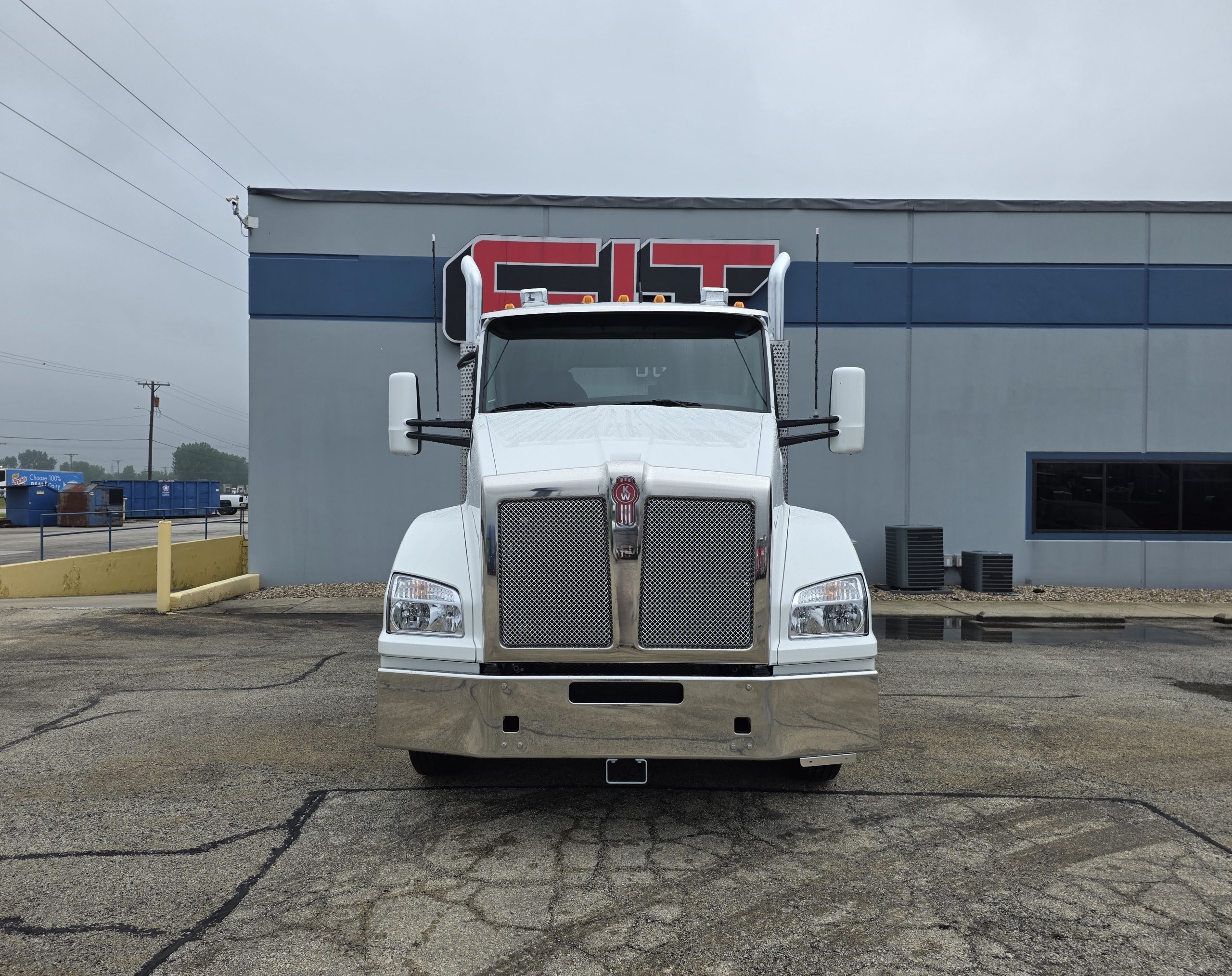 2026 KENWORTH T880 - image 2 of 6