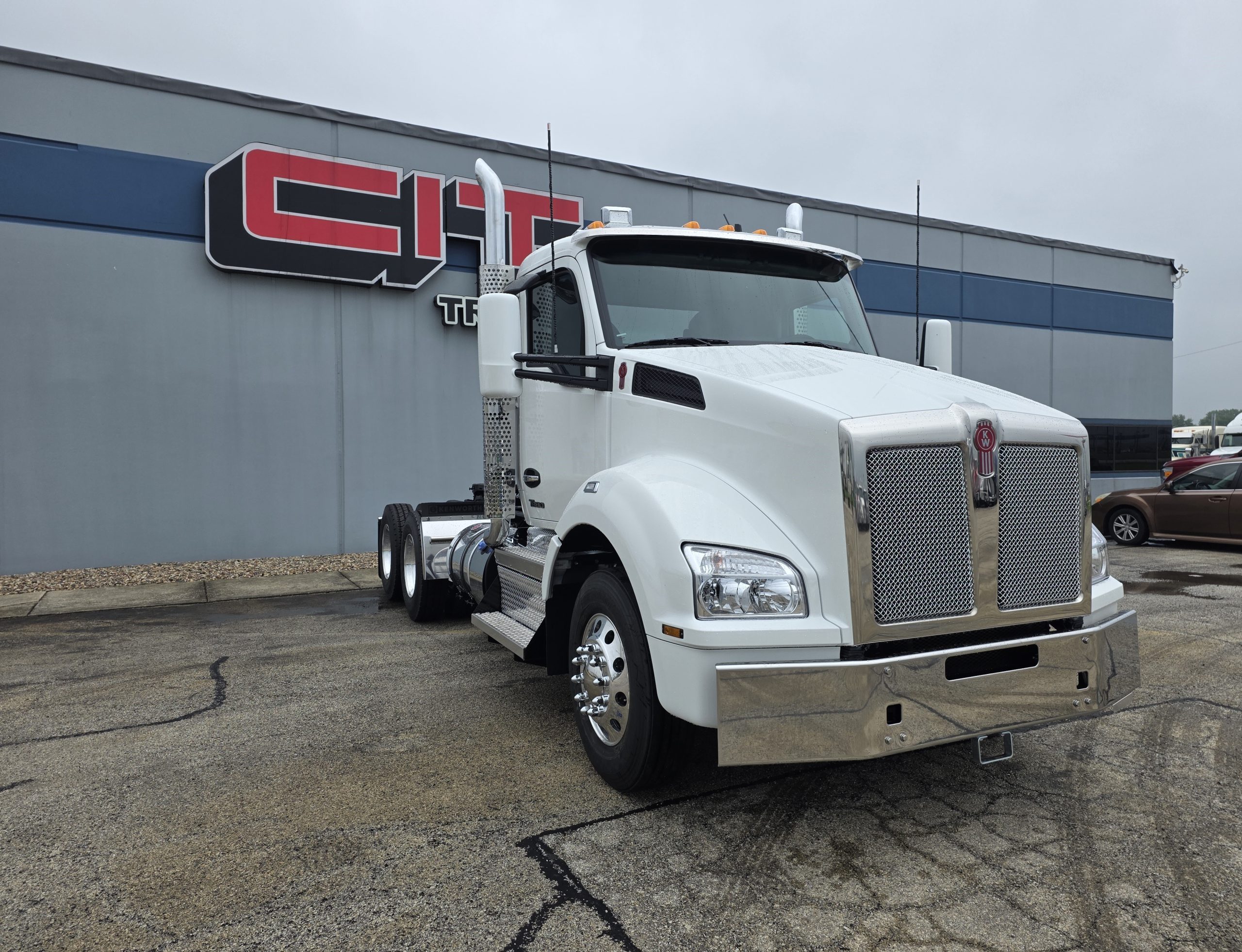 2026 KENWORTH T880 - image 3 of 6