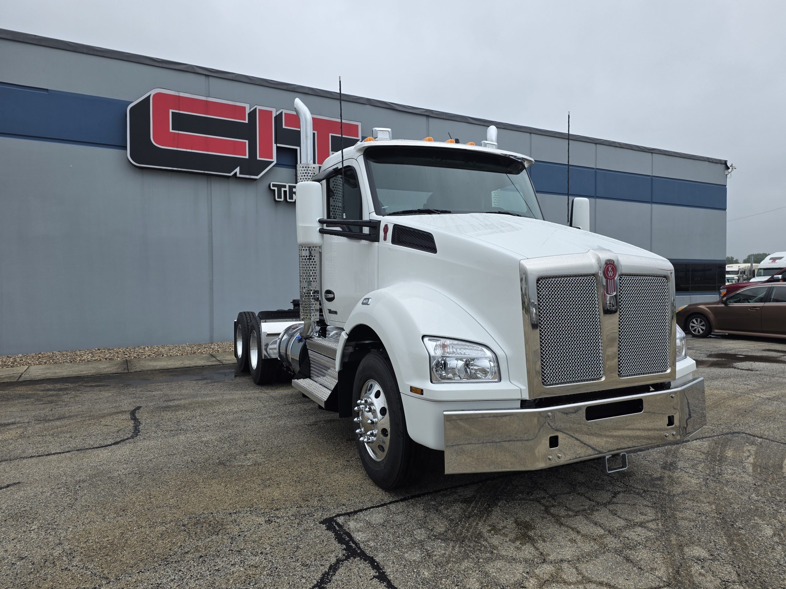 2026 KENWORTH T880 - image 3 of 6