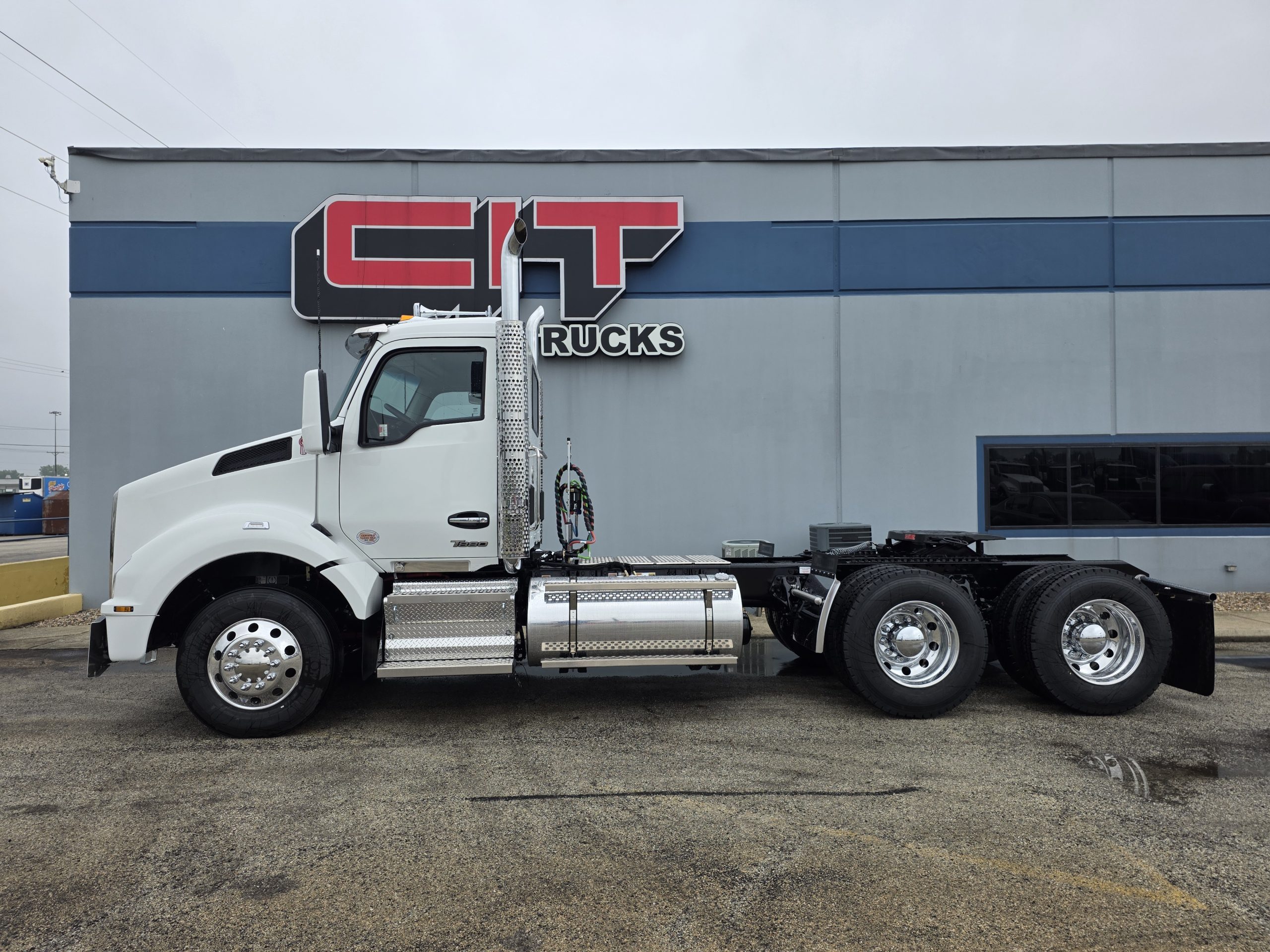 2026 KENWORTH T880 - image 4 of 6