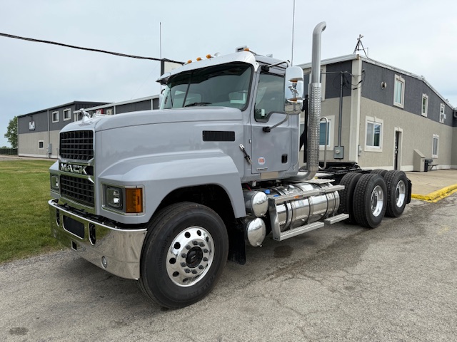2026 MACK PINNACLE - image 1 of 6