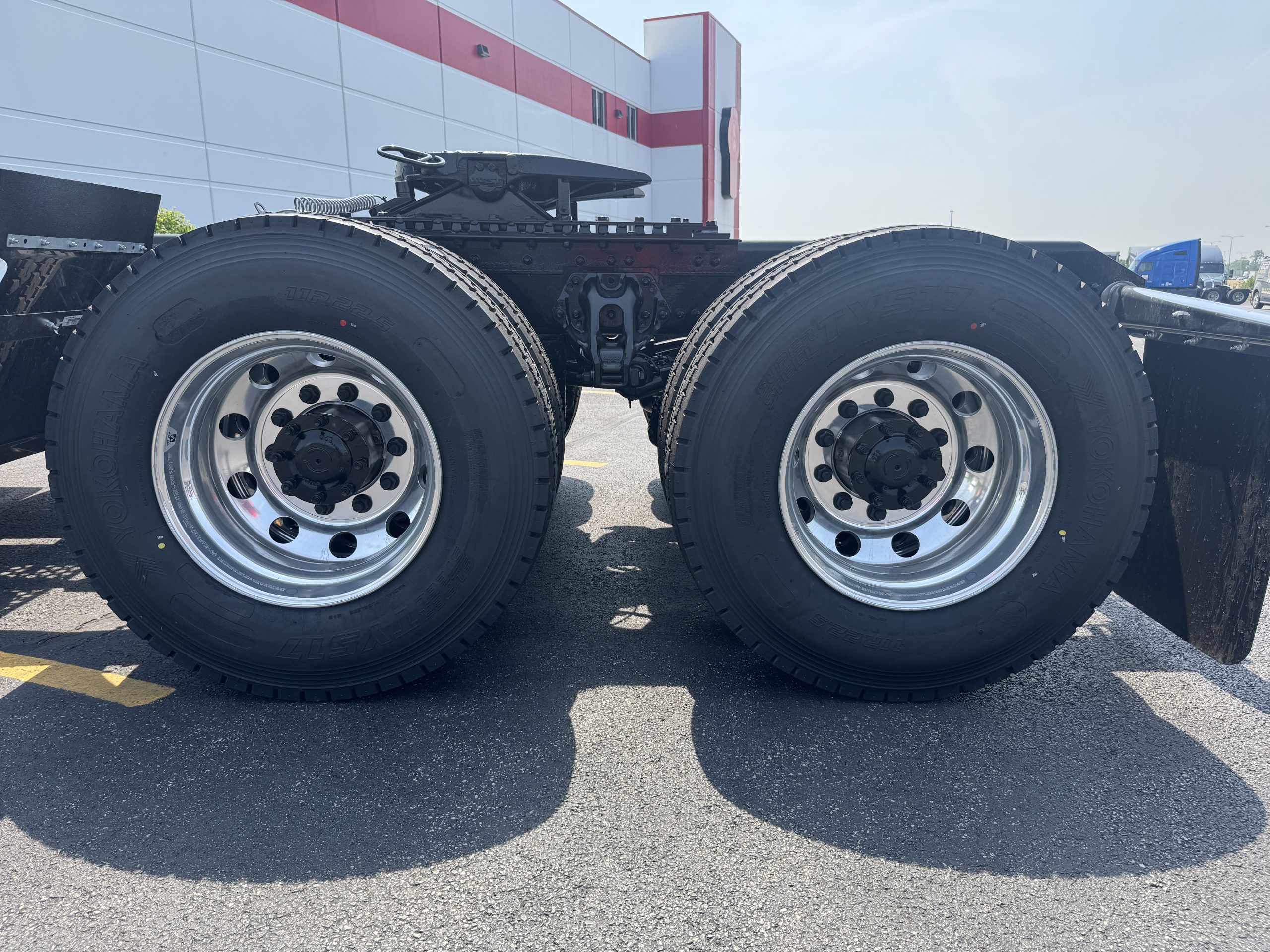 2026 KENWORTH T880 - image 5 of 6