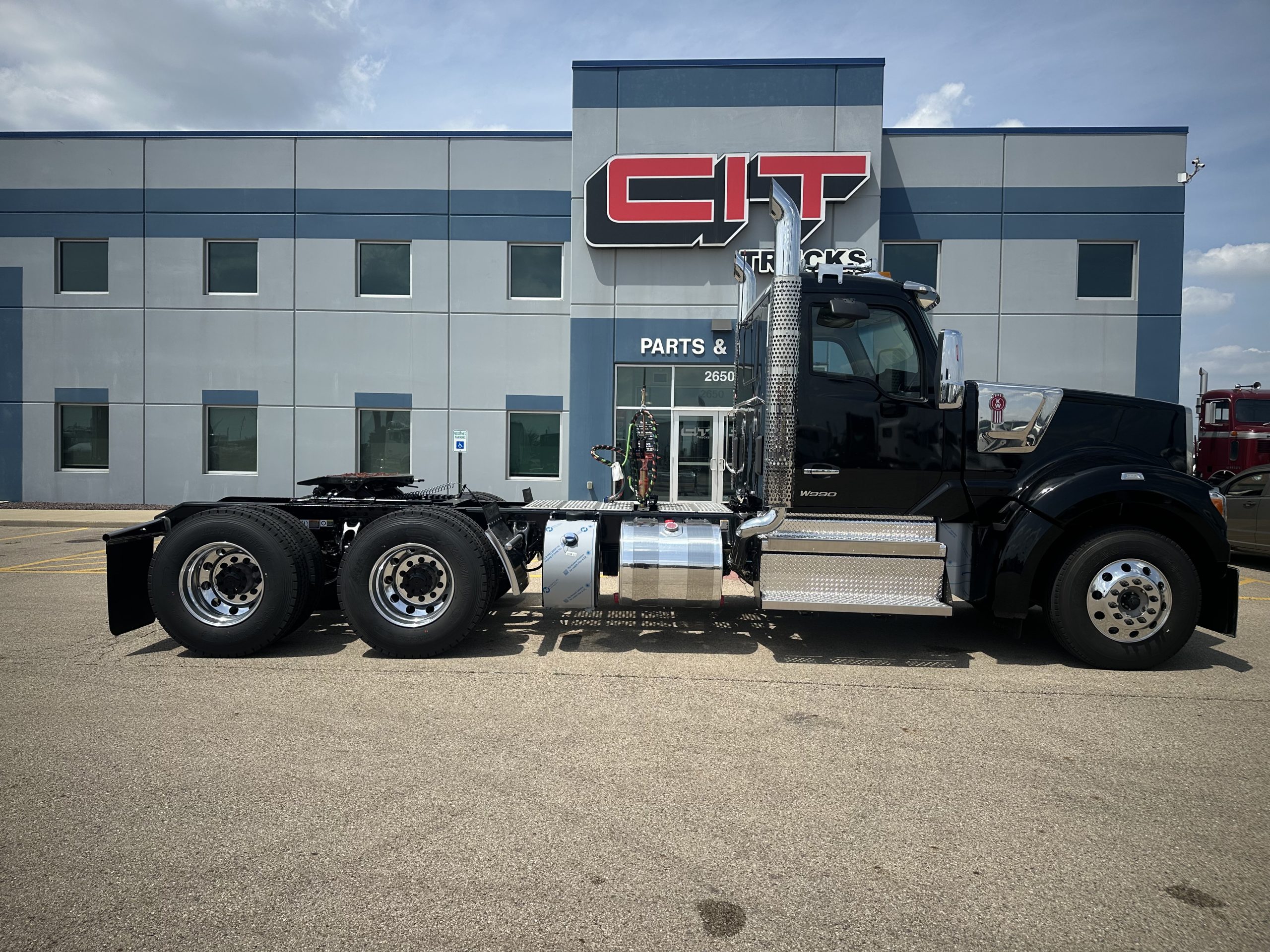 2026 KENWORTH W990 - image 4 of 6