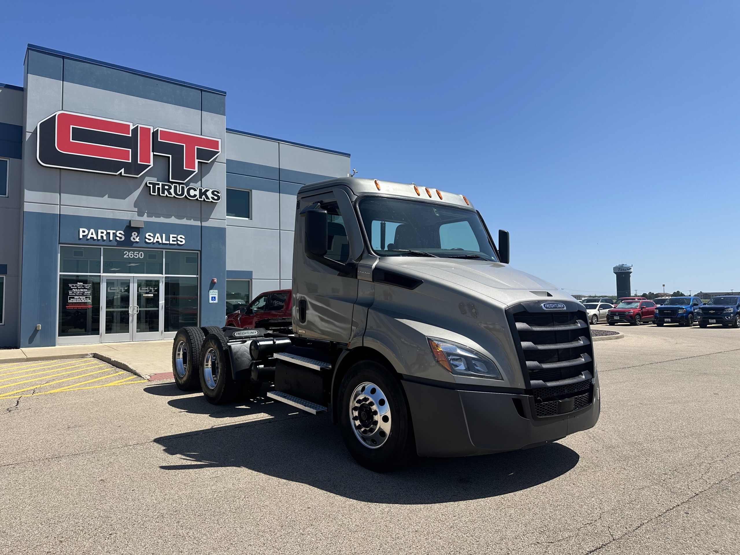 2022 FREIGHTLINER CASCADIA - image 3 of 6