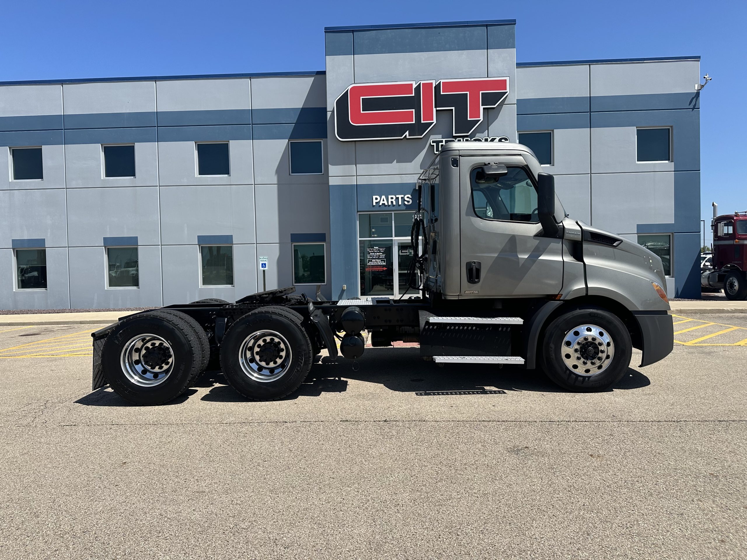 2022 FREIGHTLINER CASCADIA - image 5 of 6