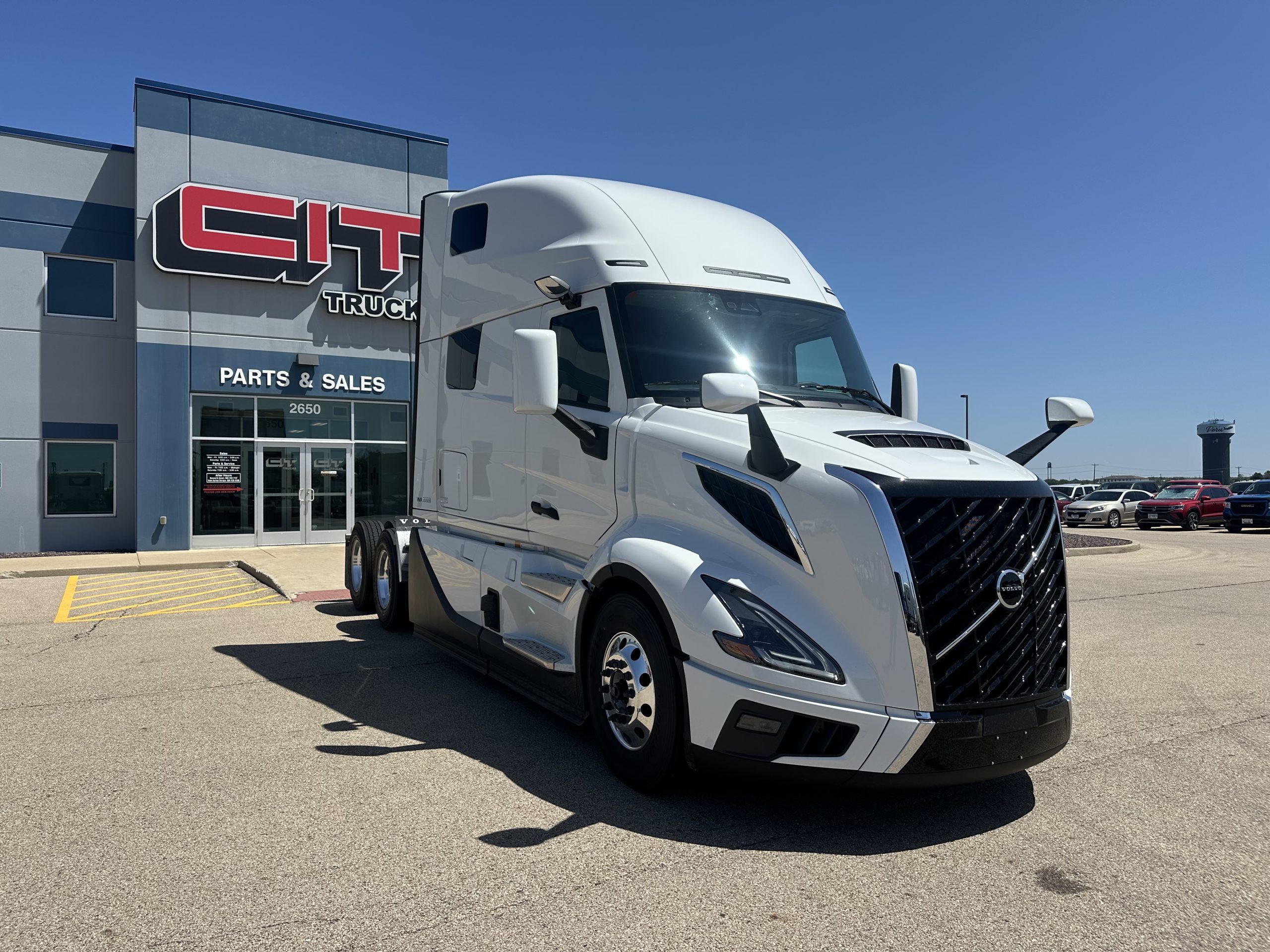 NEW 2026 VOLVO VNL860 - image 3 of 6