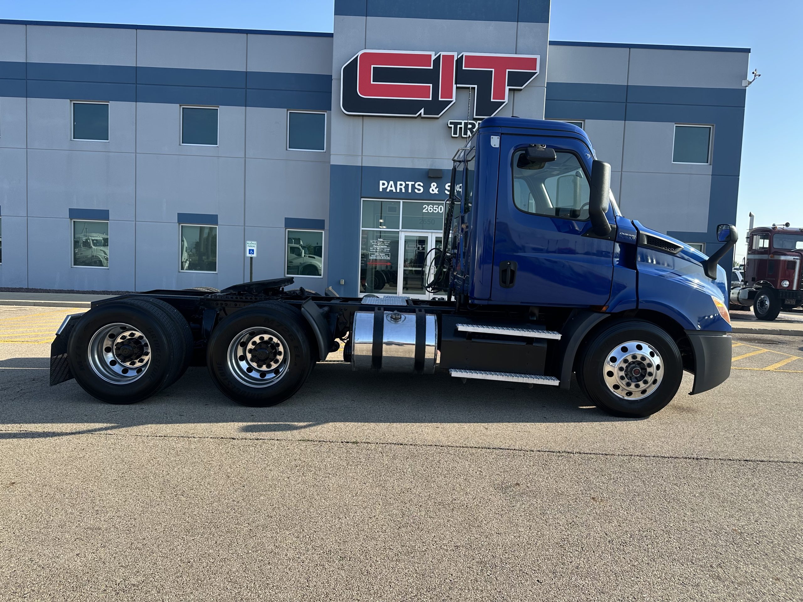 2022 FREIGHTLINER Cascadia - image 5 of 6