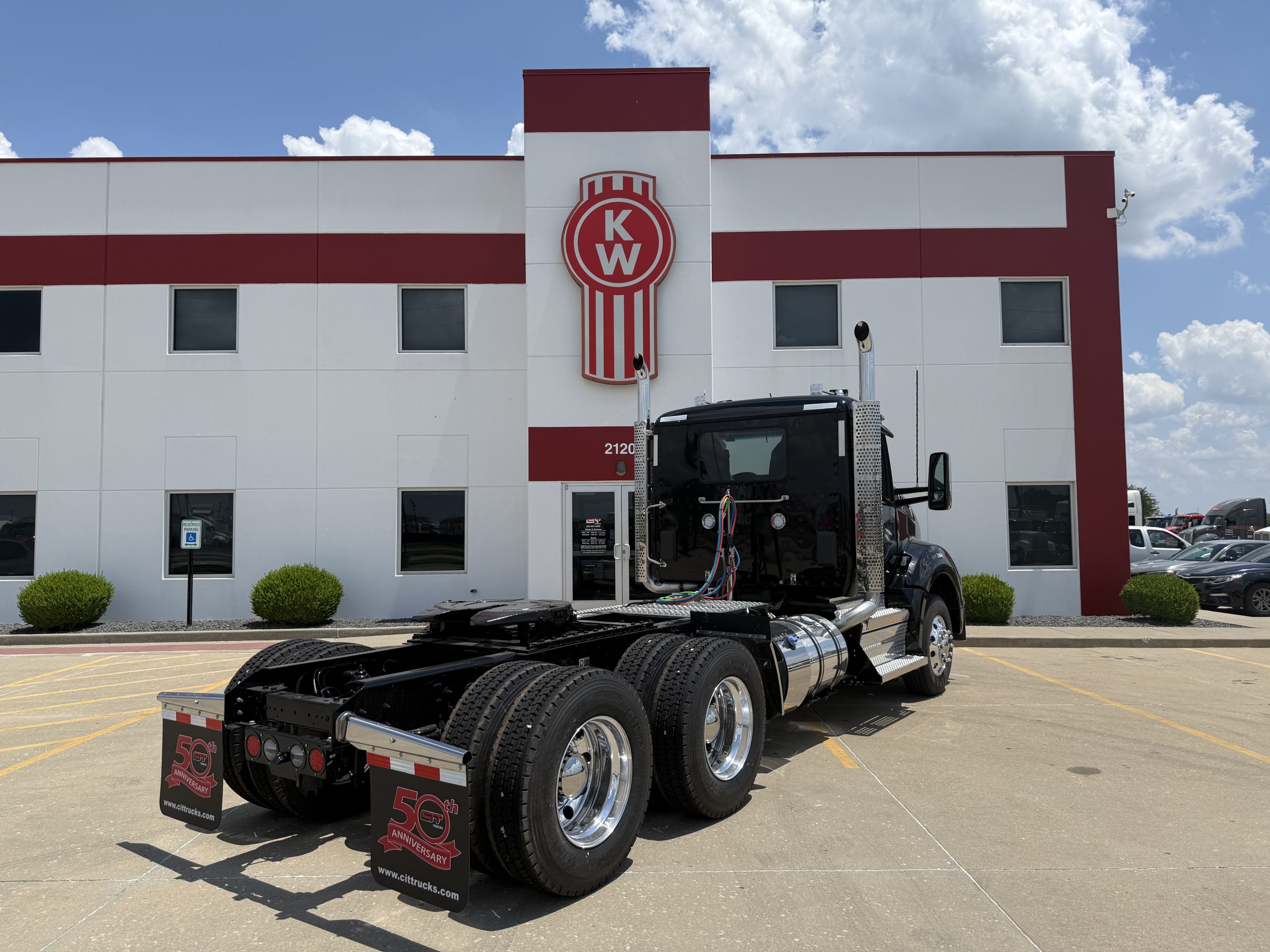 2026 KENWORTH T880 - image 5 of 6