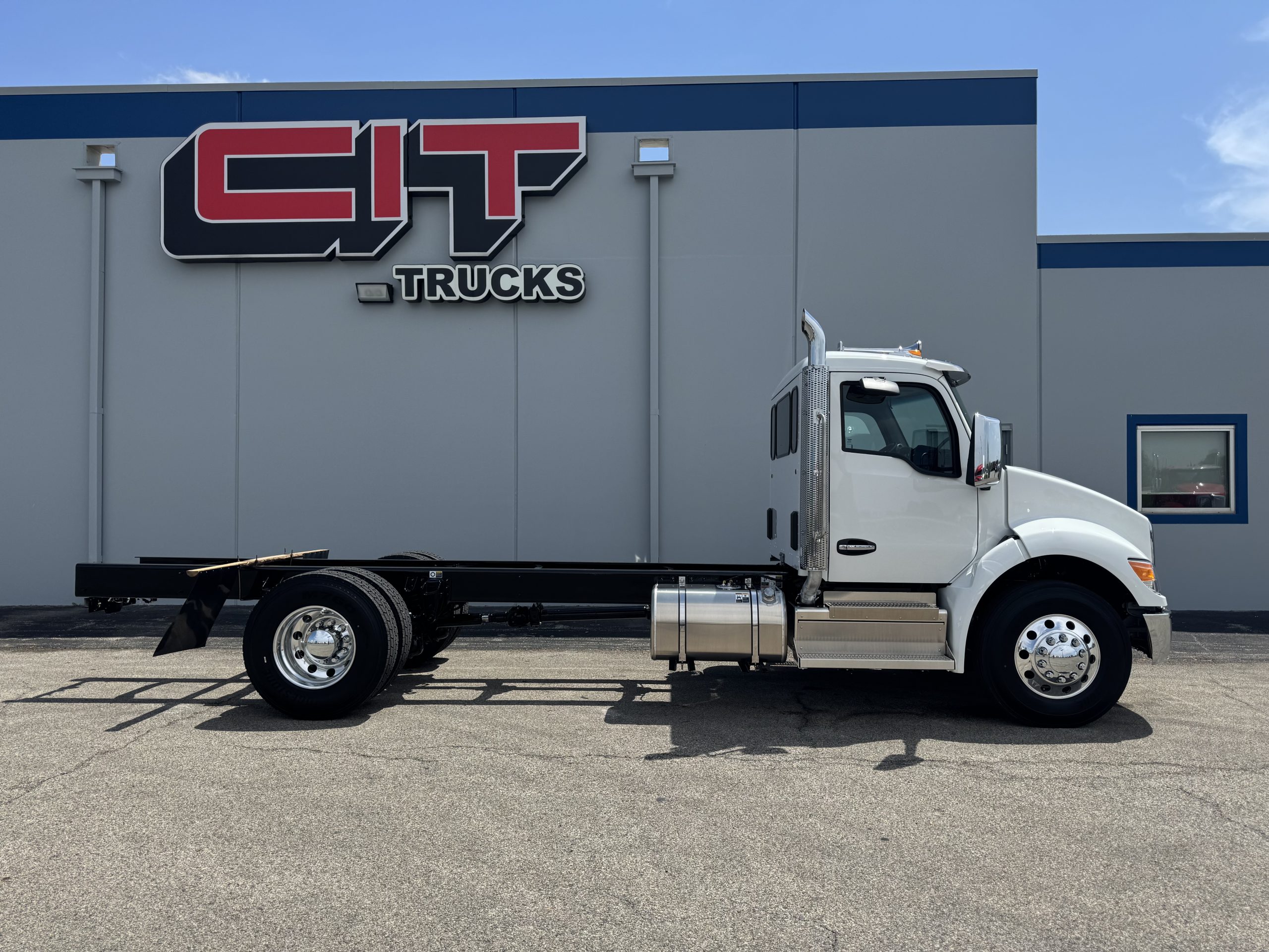 2026 KENWORTH T380 - image 5 of 6