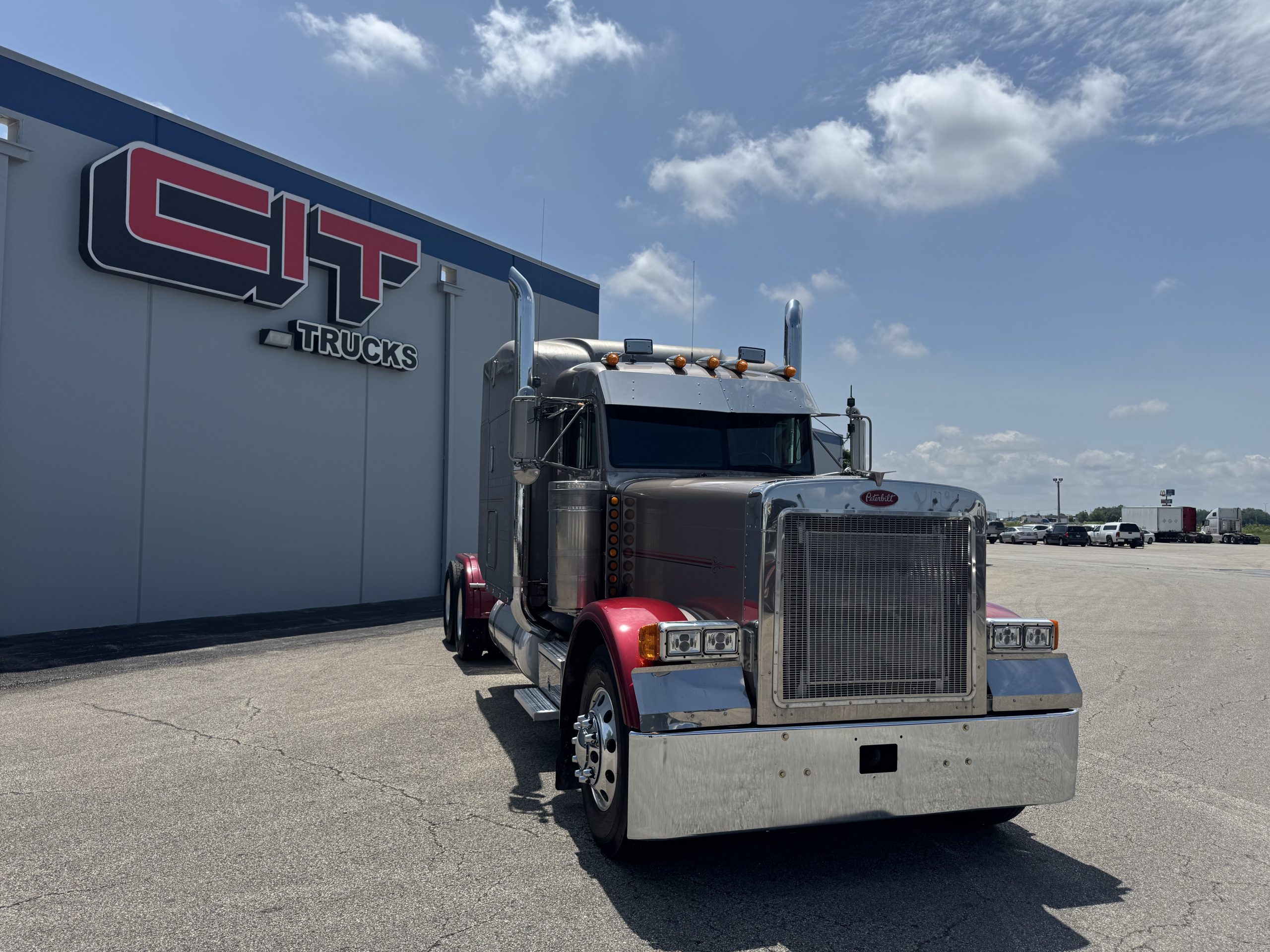2000 PETERBILT 379 - image 3 of 6
