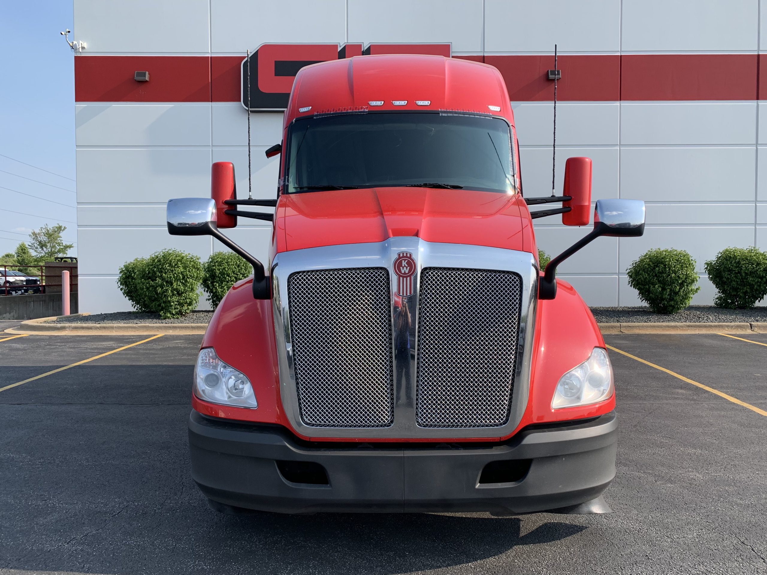 2021 KENWORTH T680 - image 2 of 6