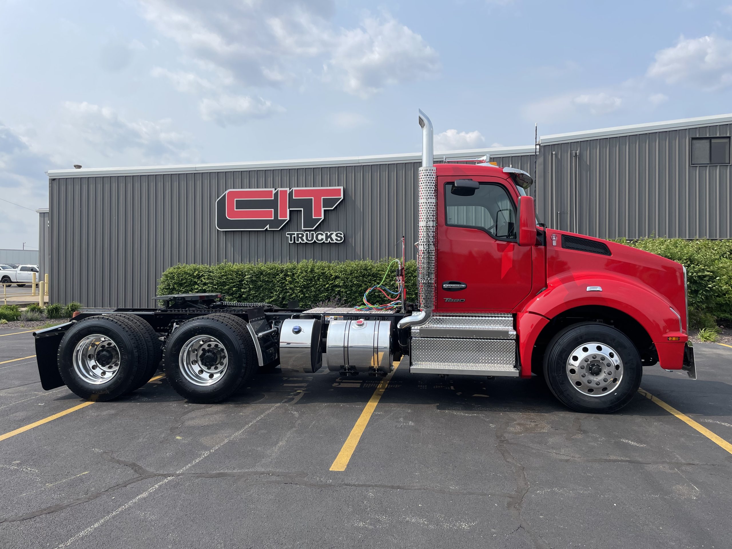 2026 KENWORTH T880 - image 4 of 6