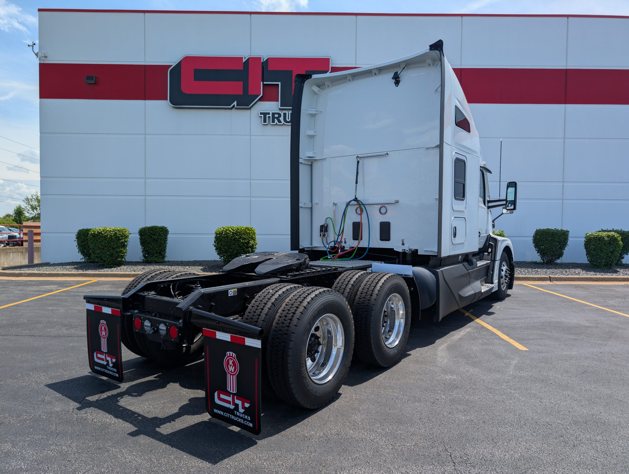 2026 KENWORTH T680 - image 5 of 6